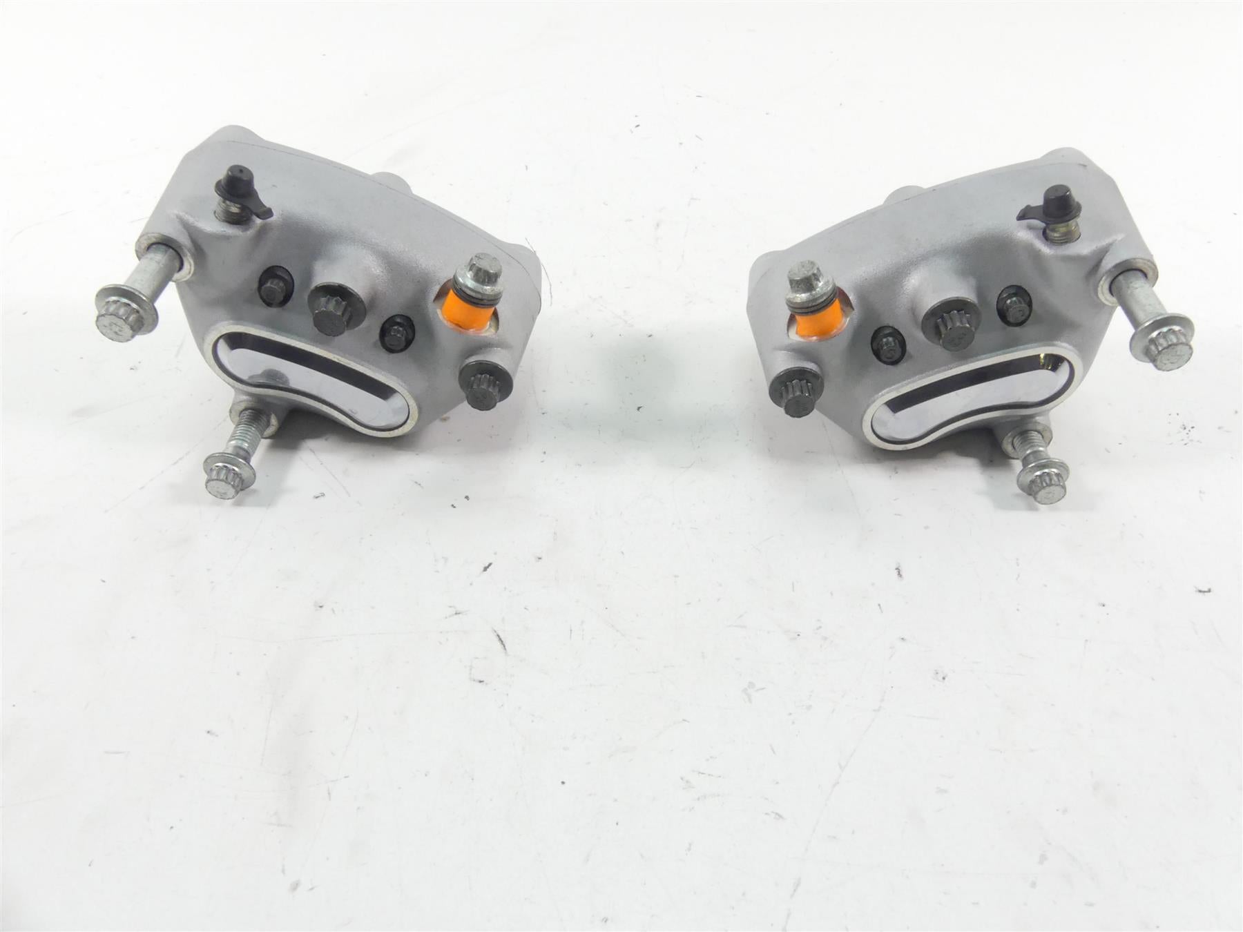 2004 Harley Softail FXSTD SE CVO Deuce Front Brake Caliper Set 44381-99 44382-99 | Mototech271
