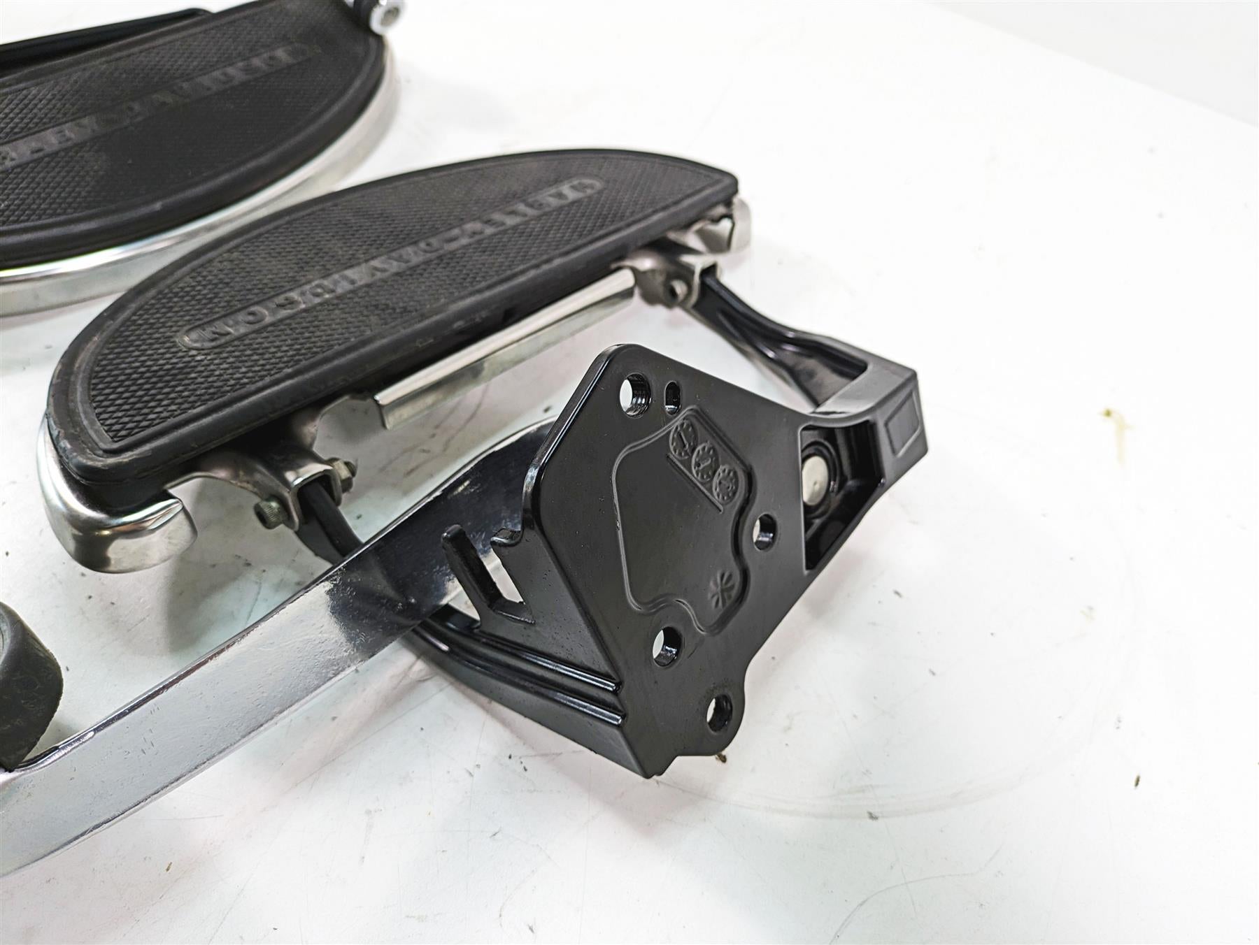 2013 Harley Softail FLSTC Heritage Classic Front Floorboard Lever Set 33630-07A {{ shop.shopifyCountryName }} - Mototech271