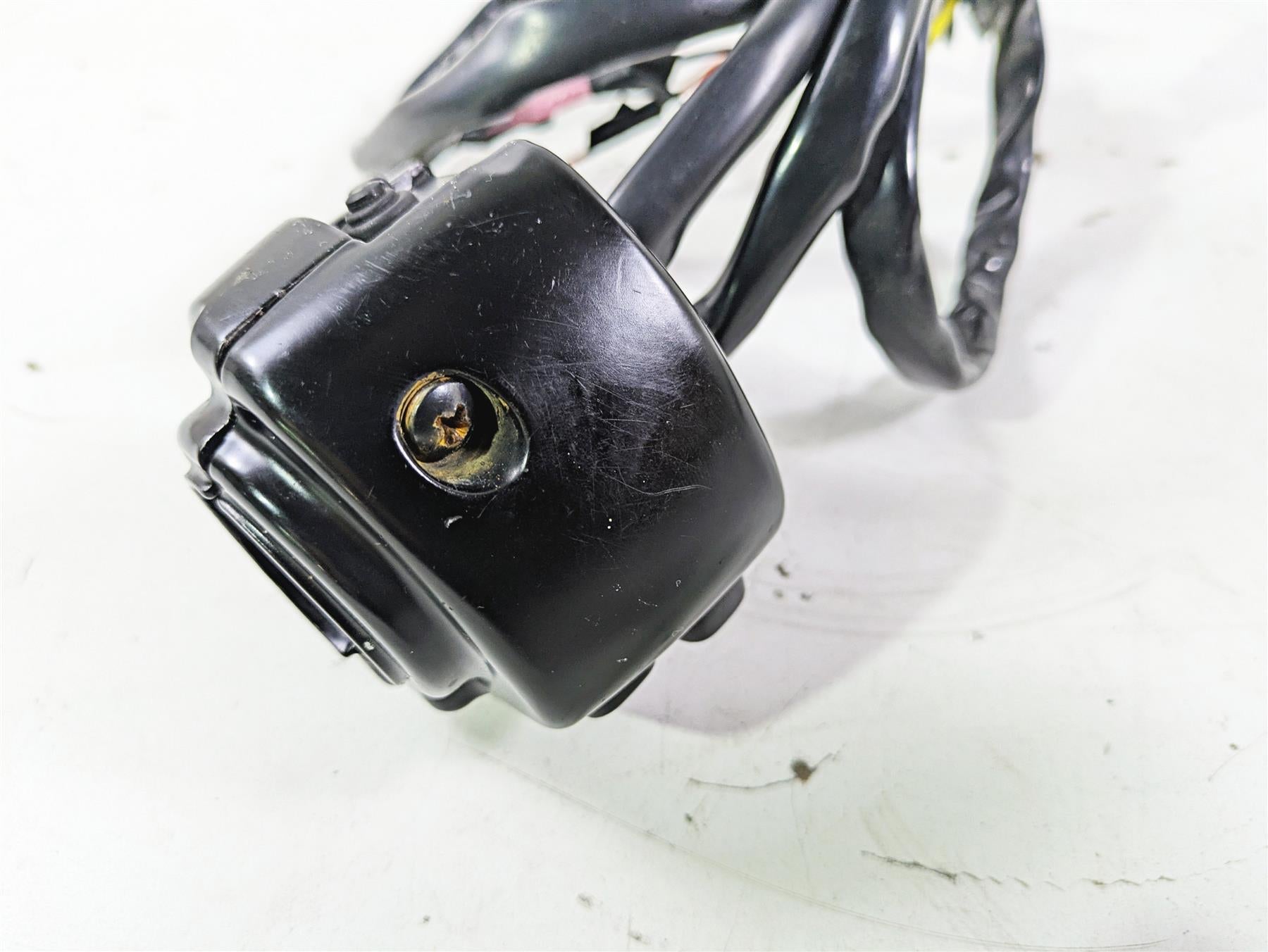 2011 Harley FXDC Dyna Super Glide Left Hand Control Switch Horn Lights 71682-06A {{ shop.shopifyCountryName }} - Mototech271
