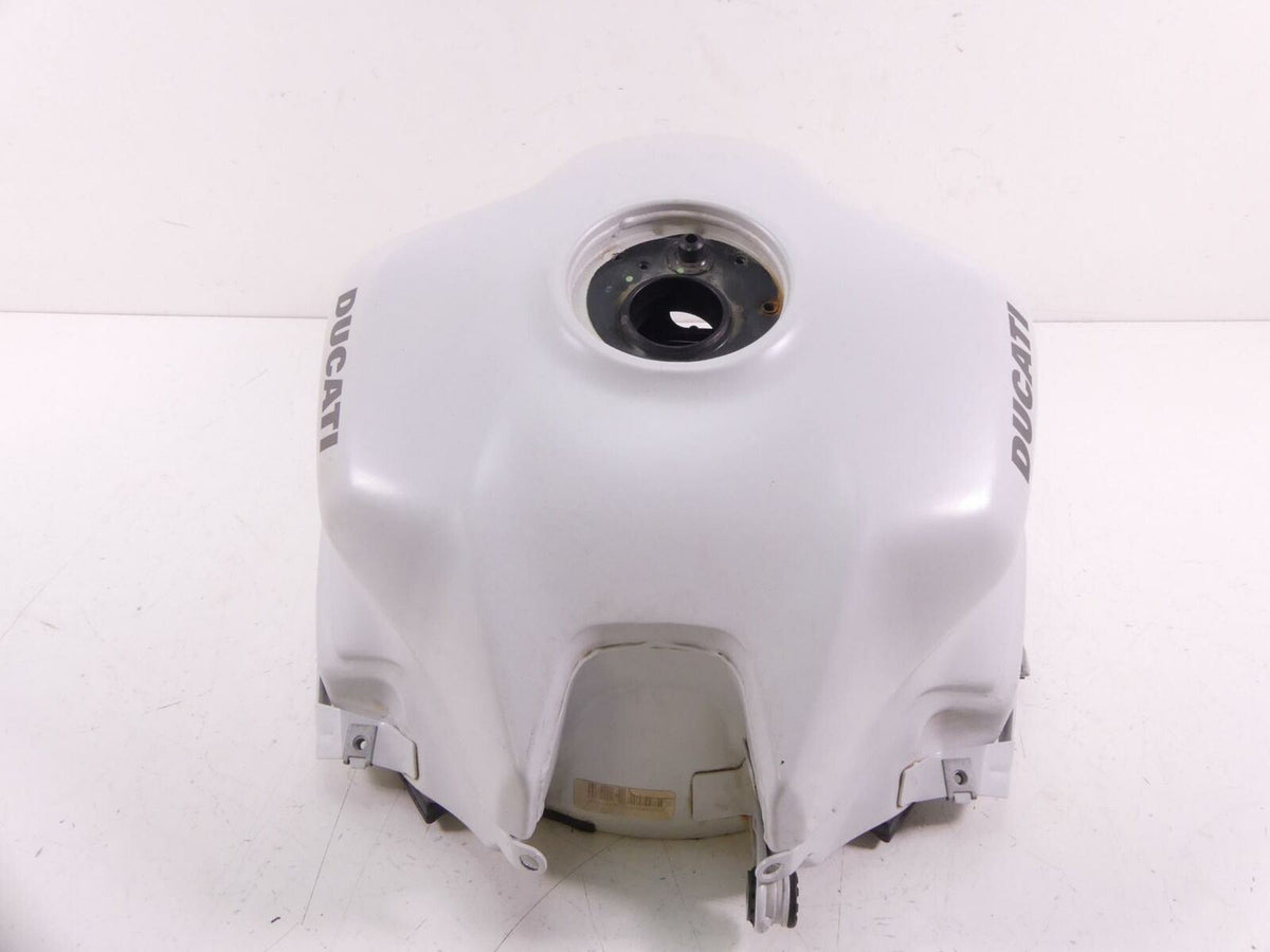 2019 Ducati Supersport 939 S Fuel Gas Petrol Tank Reservoir - Nice 58612531BW {{ shop.shopifyCountryName }} - Mototech271