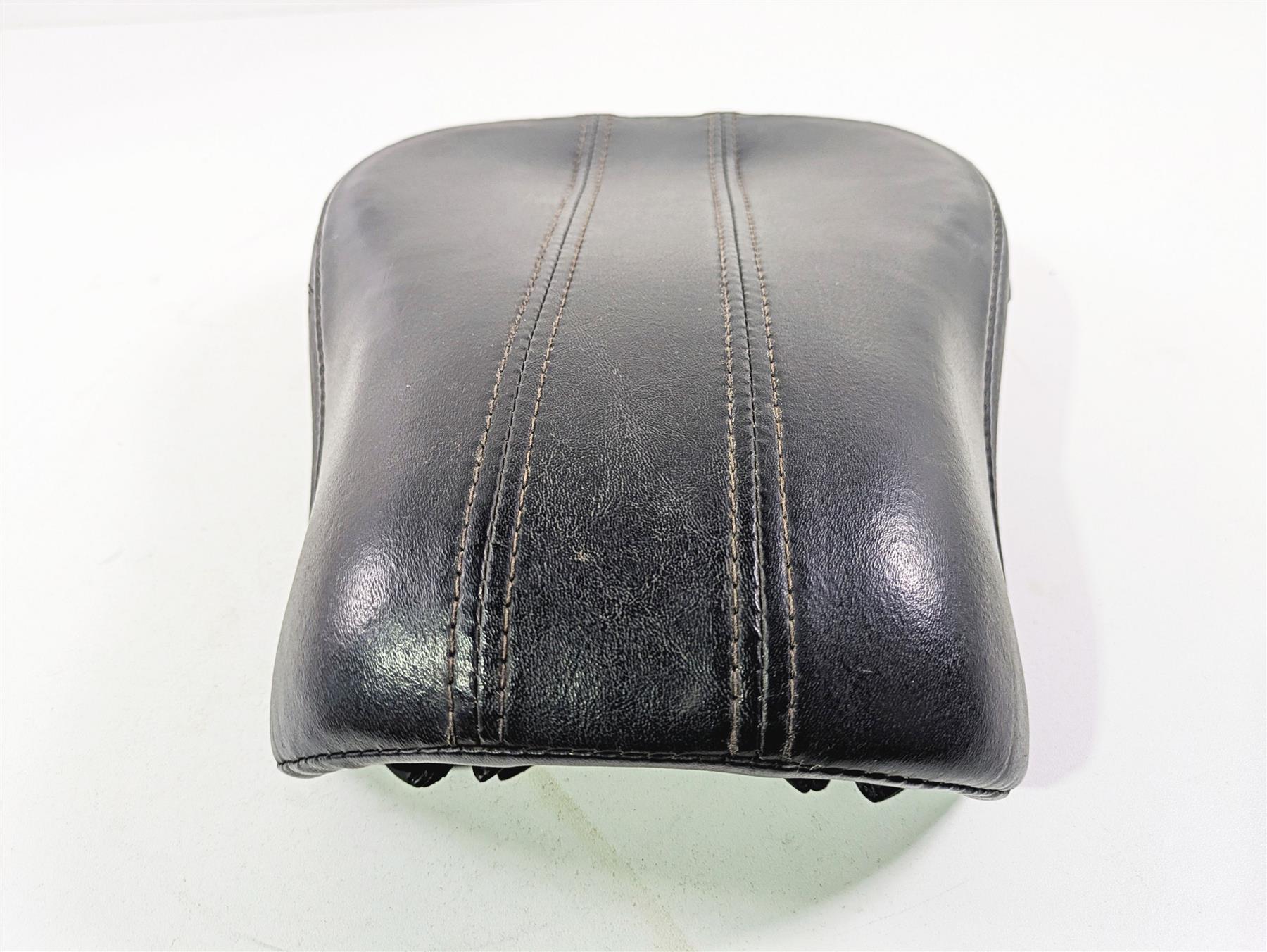 2018 Harley FLHCS Softail Heritage 115th Rear Passenger Seat - No Tears 52400148 {{ shop.shopifyCountryName }} - Mototech271