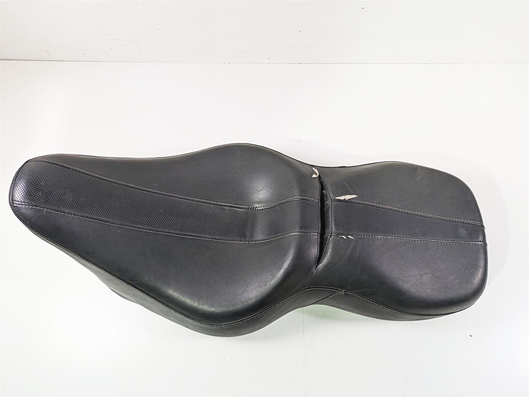 2007 Harley Touring FLHRSE CVO Road King Driver Rider Seat Saddle 52398-07 {{ shop.shopifyCountryName }} - Mototech271