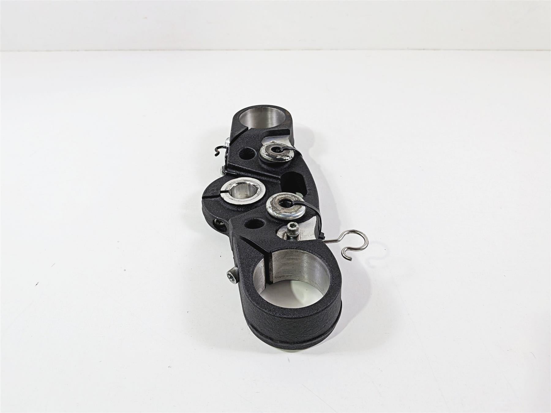2022 Harley Softail FXLRST Low Rider Upper Triple Tree Steering Clamp 45900263A {{ shop.shopifyCountryName }} - Mototech271