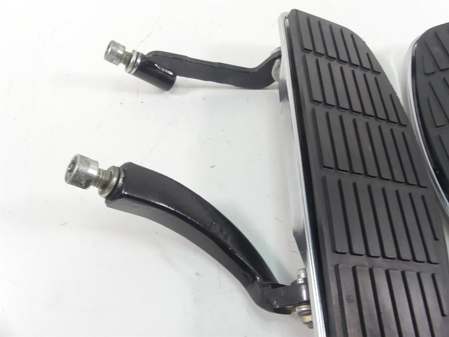 1999 Harley Touring FLHTCUI Electra Glide Front Rider Floor Board Set 50621-79A {{ shop.shopifyCountryName }} - Mototech271