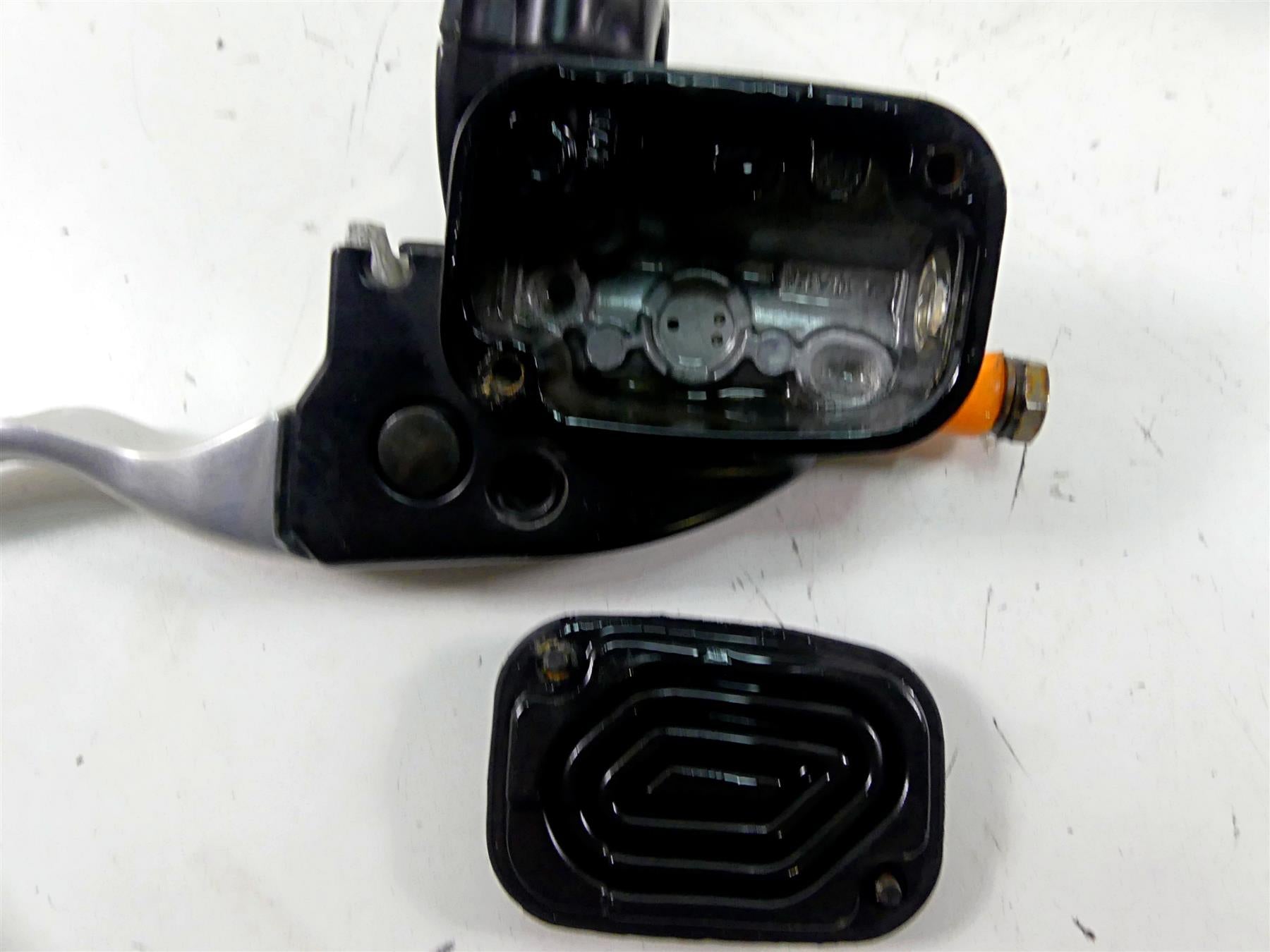 2010 Harley Touring FLHRC Road King Front Brake Master Cylinder 42855-06D {{ shop.shopifyCountryName }} - Mototech271