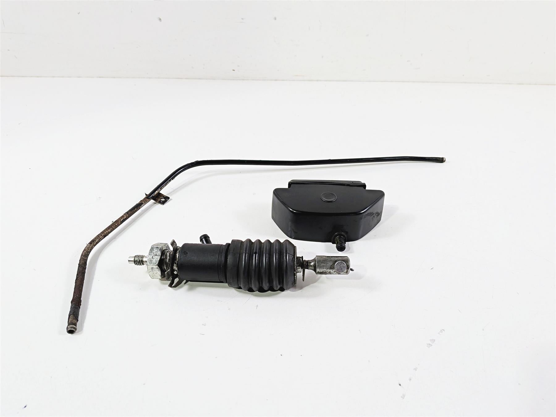 1993 Harley Touring FLHTCU Electra Glide Rear Brake Master Cylinder 41755-92A {{ shop.shopifyCountryName }} - Mototech271