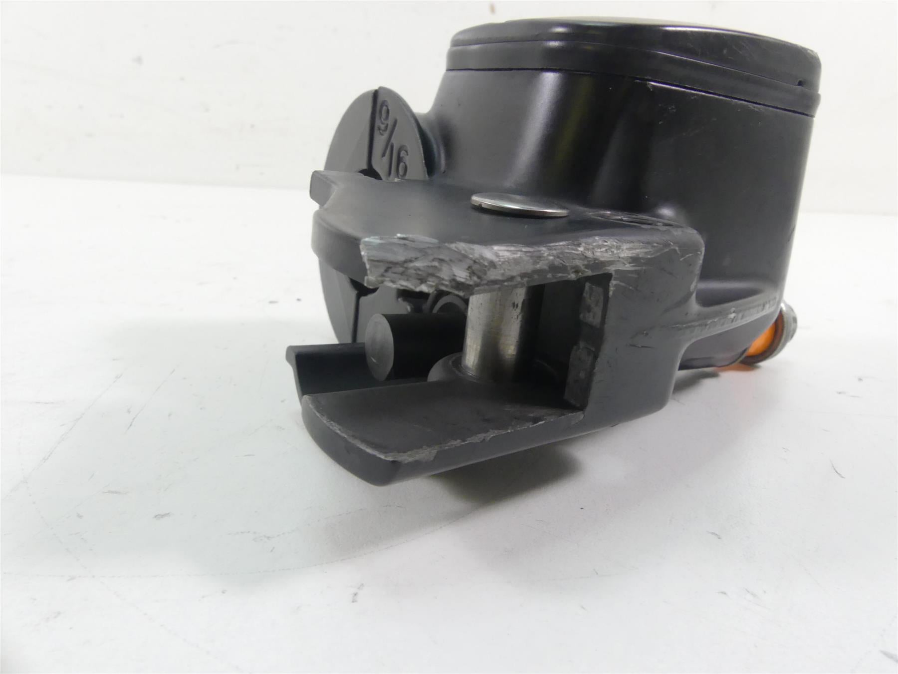 2005 Harley Dyna FXDLI Low Rider Front Brake Master Cylinder 9/16 45019-96F {{ shop.shopifyCountryName }} - Mototech271