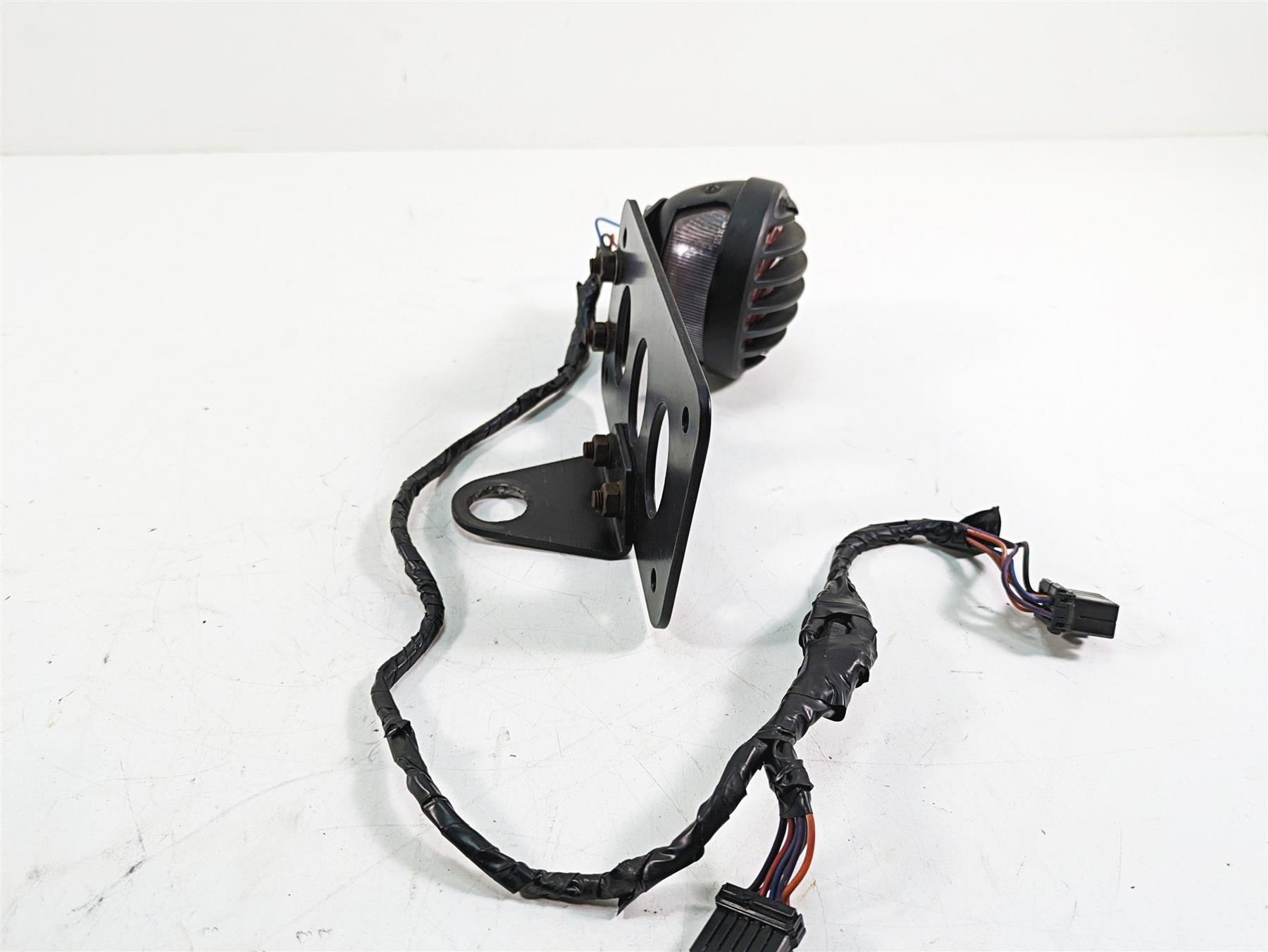 Harley Davidson Softail Rear Side Taillight License Plate Mount Holder {{ shop.shopifyCountryName }} - Mototech271
