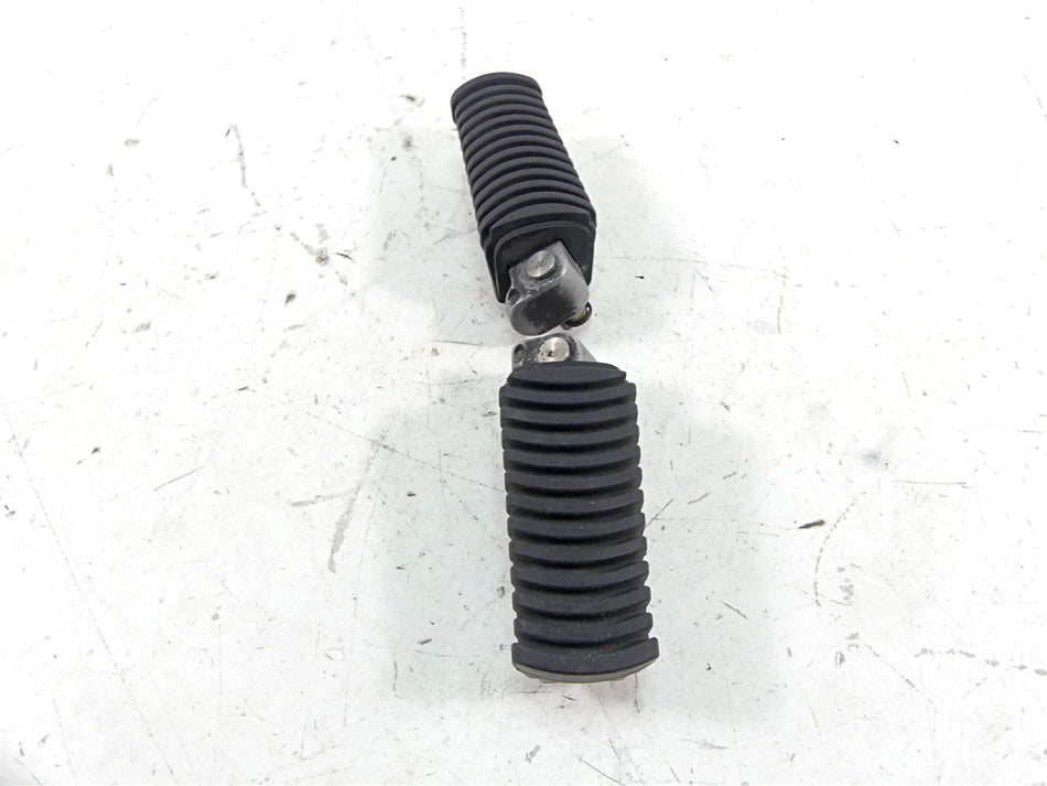 2009 BMW R1200 GS K25 Rear Footpeg Foot Rest Set 46712310403 46712310404 {{ shop.shopifyCountryName }} - Mototech271