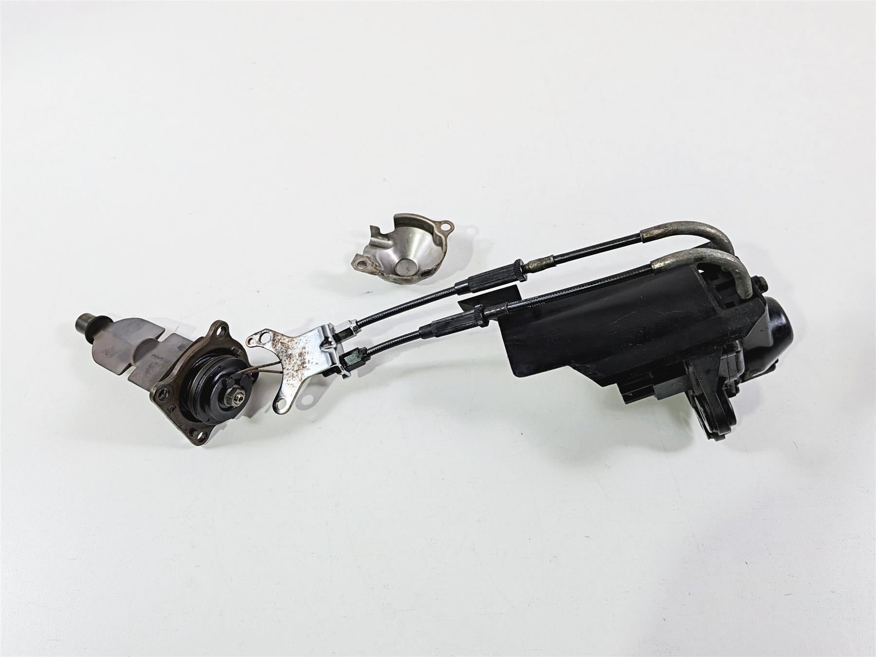 2008 Yamaha YZF R1 RN19 Exhaust Valve & Actuator Servo Motor 5VY-85820-10-00 {{ shop.shopifyCountryName }} - Mototech271