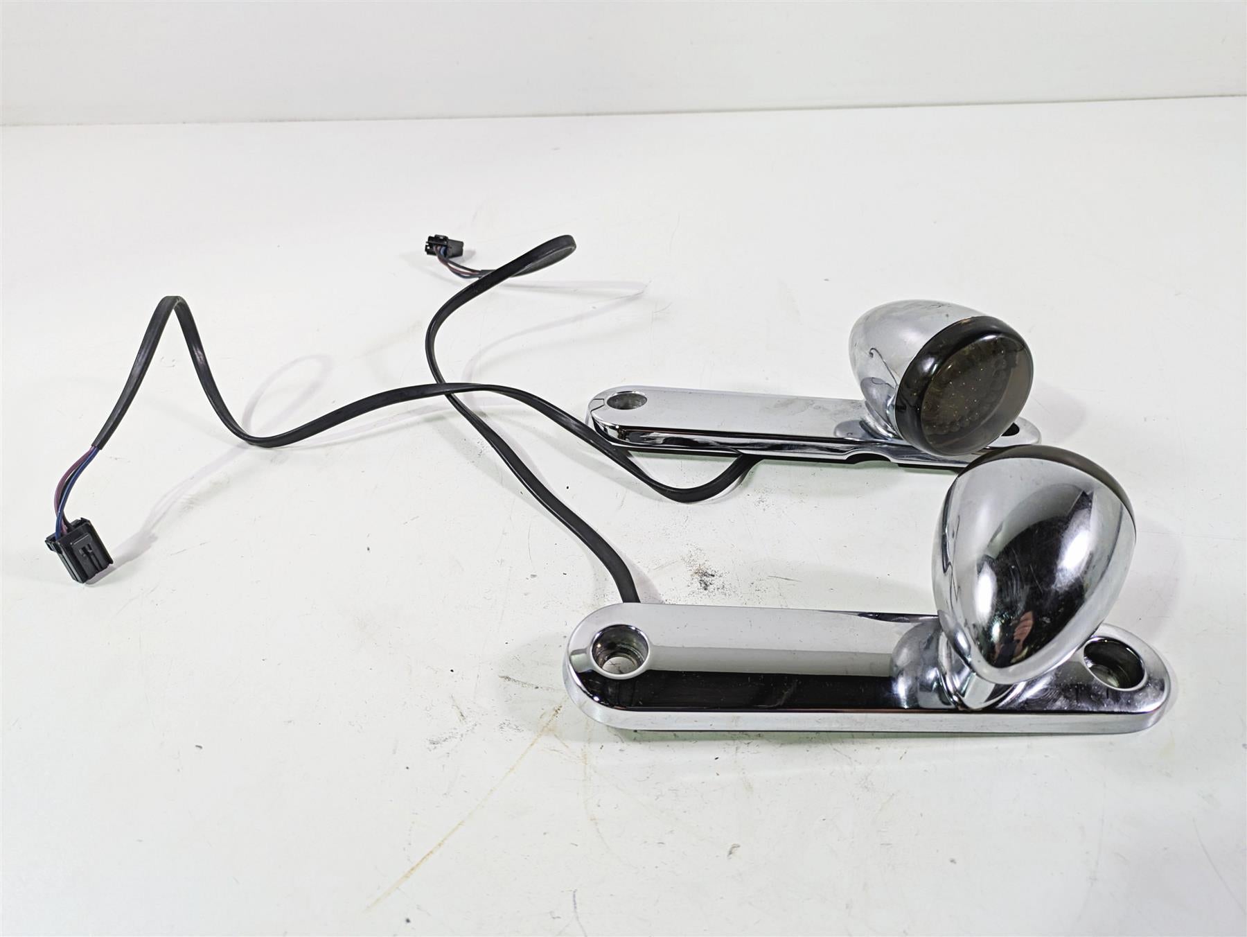 2010 Harley Touring FLHX Street Glide Front Blinker & Mounts 69278-06 69279-06 {{ shop.shopifyCountryName }} - Mototech271