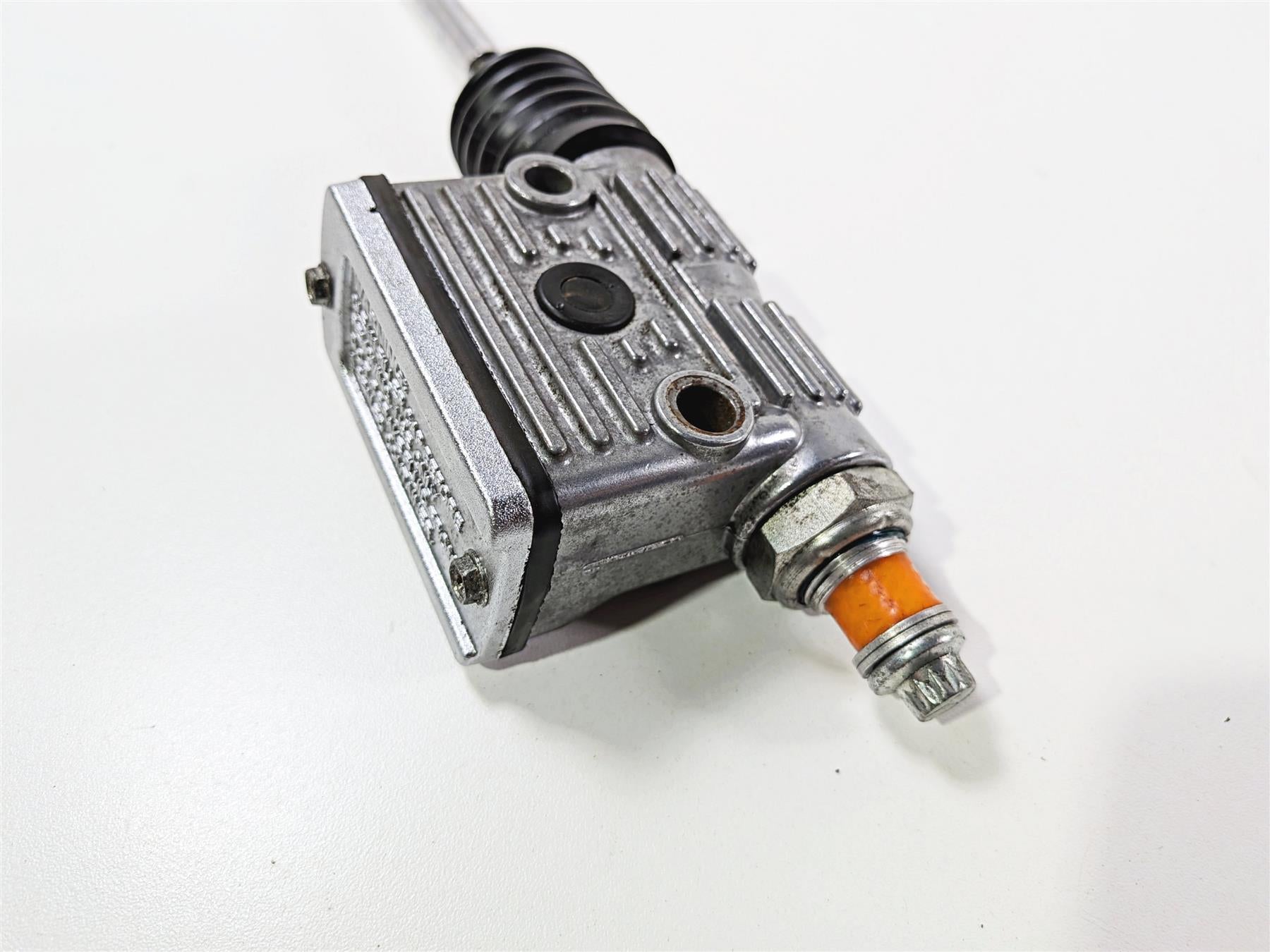 1995 Harley XL883 Sportster Hugger Rear Master Cylinder & Brake Rod 42456-87D {{ shop.shopifyCountryName }} - Mototech271