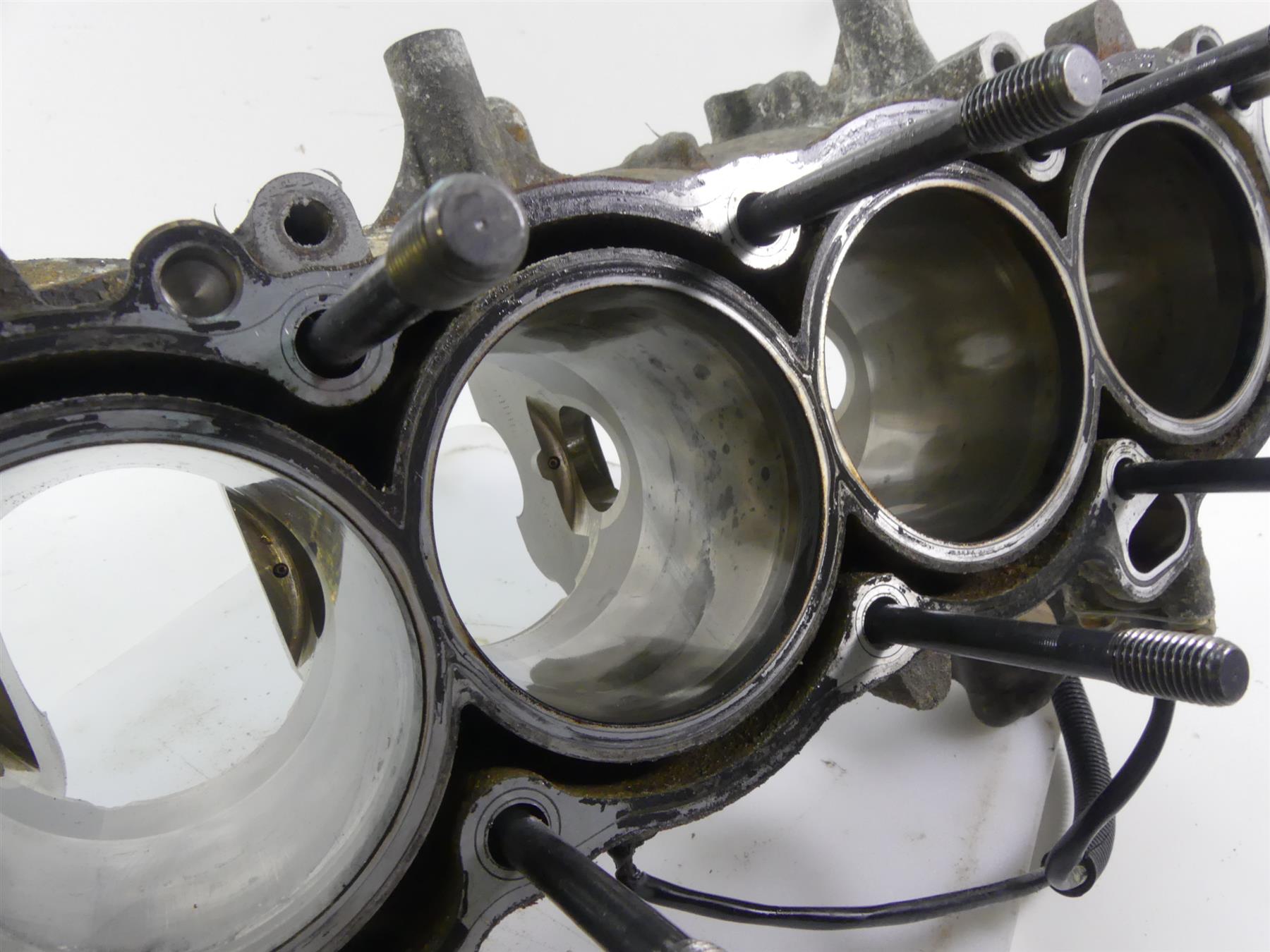 2015 Yamaha Waverunner Cruiser VX1100 Crankcase Crank Case Set 6BU-15100-00-00 {{ shop.shopifyCountryName }} - Mototech271