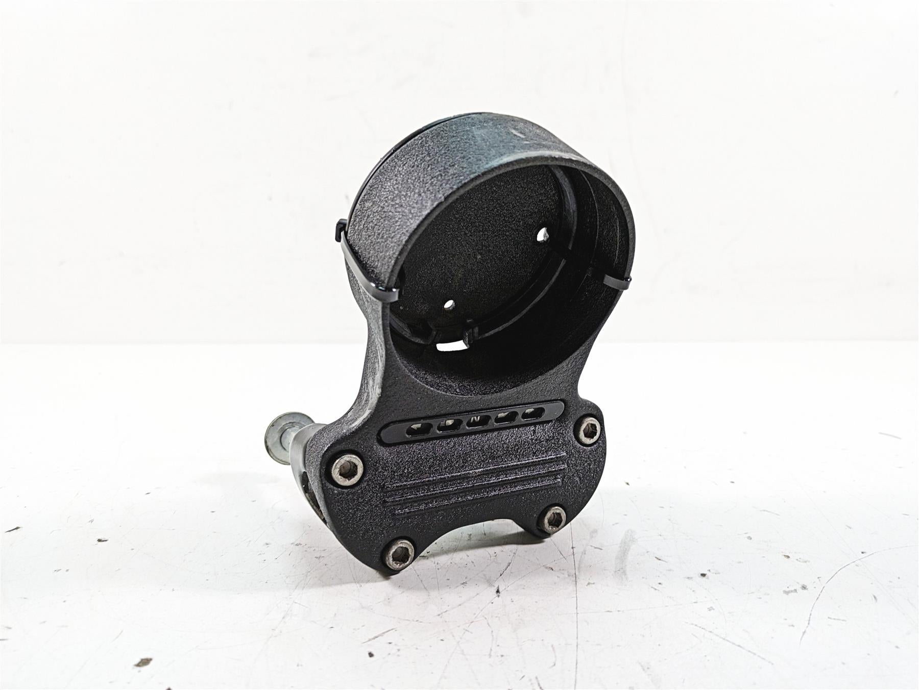 2019 Harley XL883N Sportster Iron Speedometer Housing & Riser 55847-05A {{ shop.shopifyCountryName }} - Mototech271