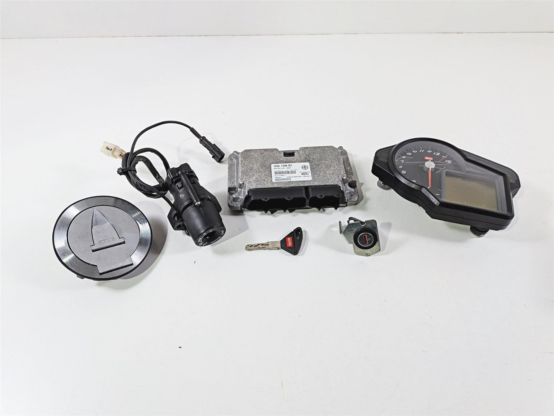 2014 Aprilia RSV4 RR Factory Speedo Ignition Switch Key Cdi Set 14K CM228217 {{ shop.shopifyCountryName }} - Mototech271