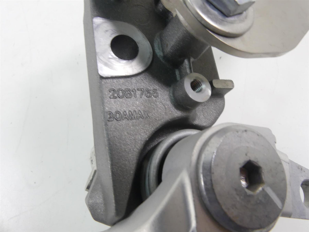 2020 Triumph Speed Triple RS 1050 Front Right Footpeg & Brake Pedal T2081766 {{ shop.shopifyCountryName }} - Mototech271