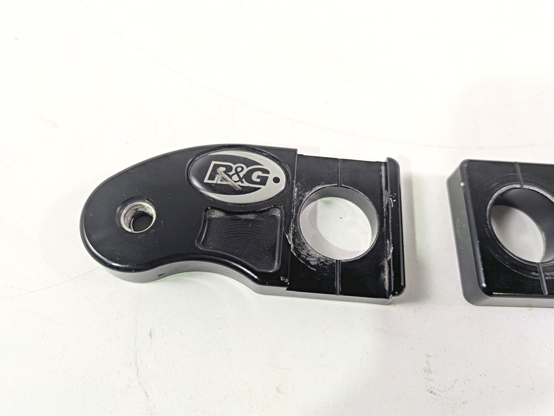 2017 Aprilia RSV 1100 Tuono V4 Factory R&G Cotton Reel Mount Plates CR0030BK {{ shop.shopifyCountryName }} - Mototech271