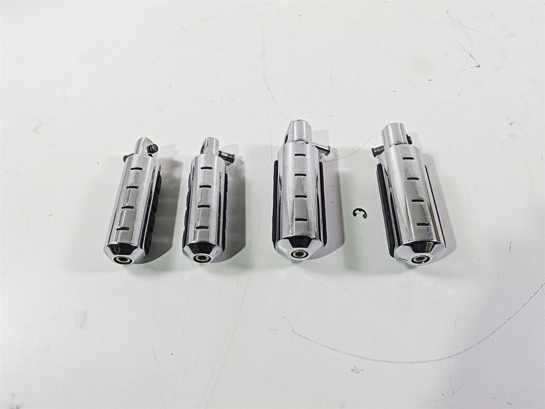 2008 Suzuki M109R VZR1800 Kuryakyn Small Iso Foot Peg Footpeg Footrest Set {{ shop.shopifyCountryName }} - Mototech271