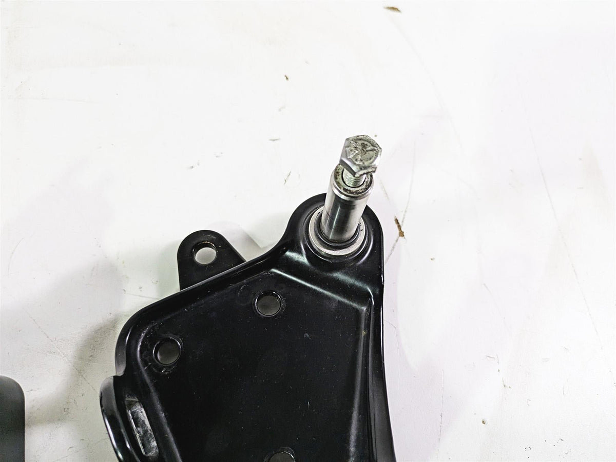 2003 Harley Softail FXSTDI Deuce 100th Front Footpeg Mounts 33683-00 42507-00B {{ shop.shopifyCountryName }} - Mototech271