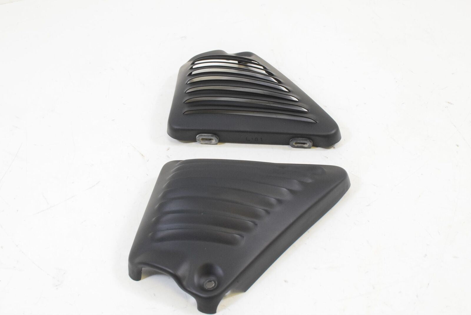 2006 Harley VRSCD Night V-Rod Neck Cover Fairing Set 66155-03BEO 66156-03BEO {{ shop.shopifyCountryName }} - Mototech271