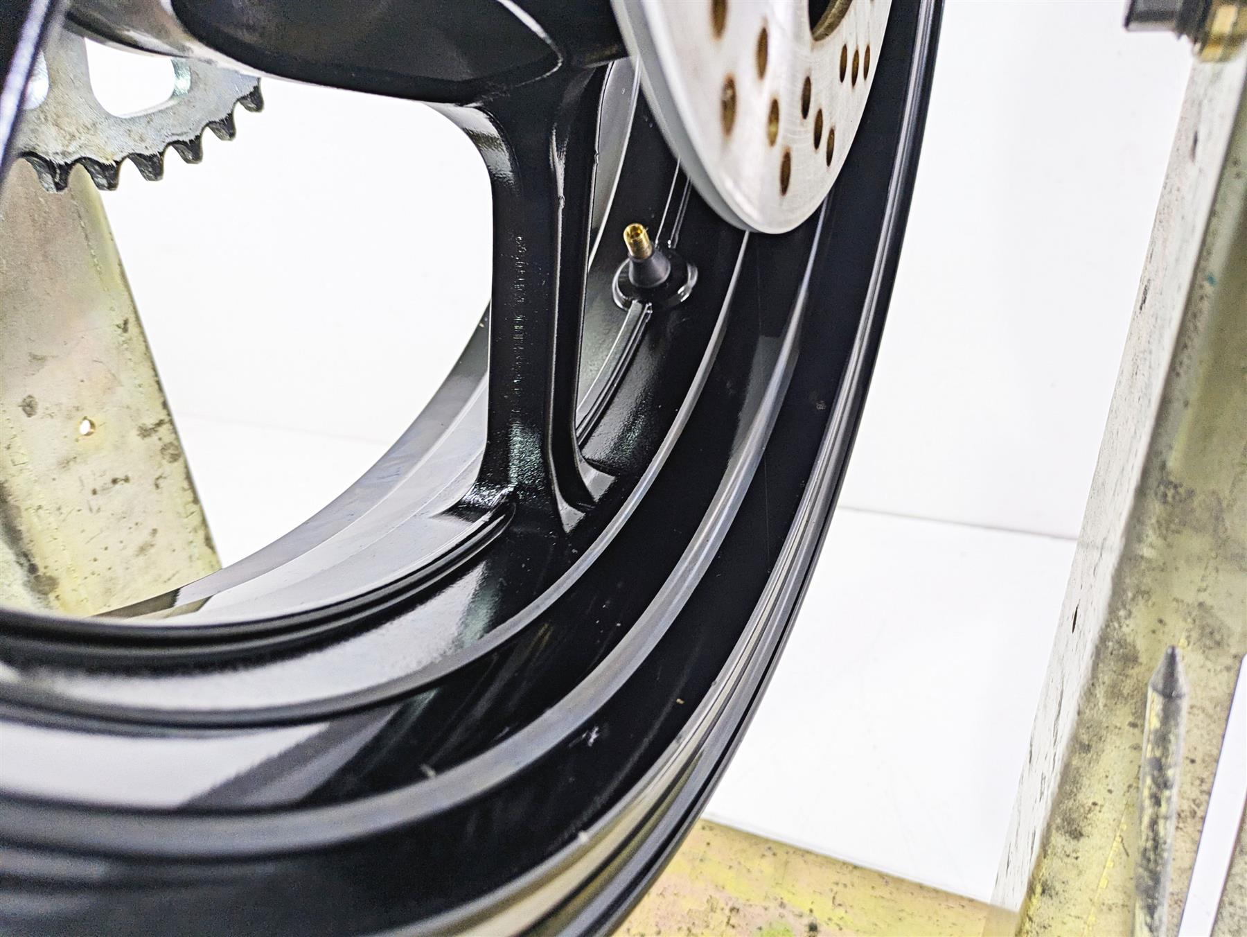 2024 Kawasaki ZX6R ZX636 Ninja Straight 17x5.5 Rear Wheel 40 Miles 41073-0729 {{ shop.shopifyCountryName }} - Mototech271