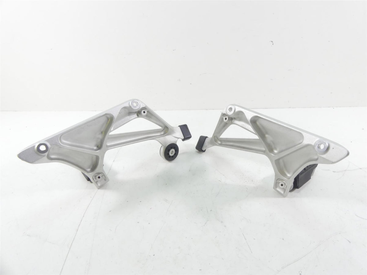 2017 BMW R1200RT K52 Rear Passenger Footpeg Set 46718534789 46718534790 {{ shop.shopifyCountryName }} - Mototech271