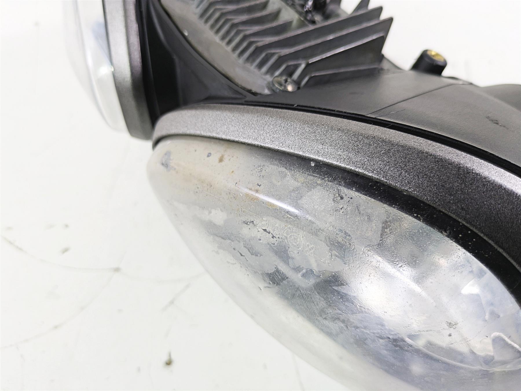 2019 Triumph Speed Triple RS 1050 Headlights Head Light Lamp READ T2702886 {{ shop.shopifyCountryName }} - Mototech271
