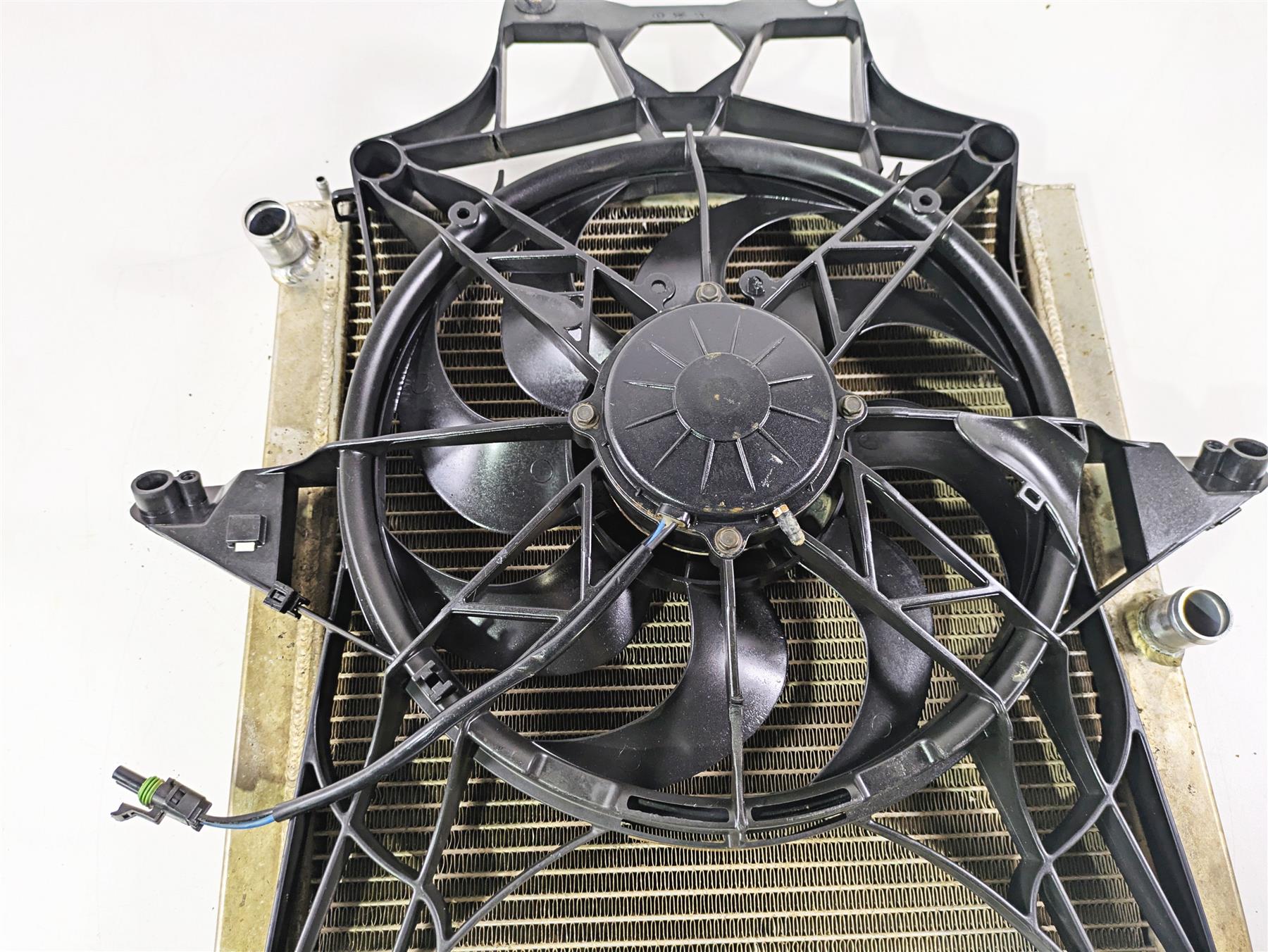 2020 Can Am Maverick X3 Turbo R STD Radiator & Fan Set -Read 709200703 709200588 {{ shop.shopifyCountryName }} - Mototech271