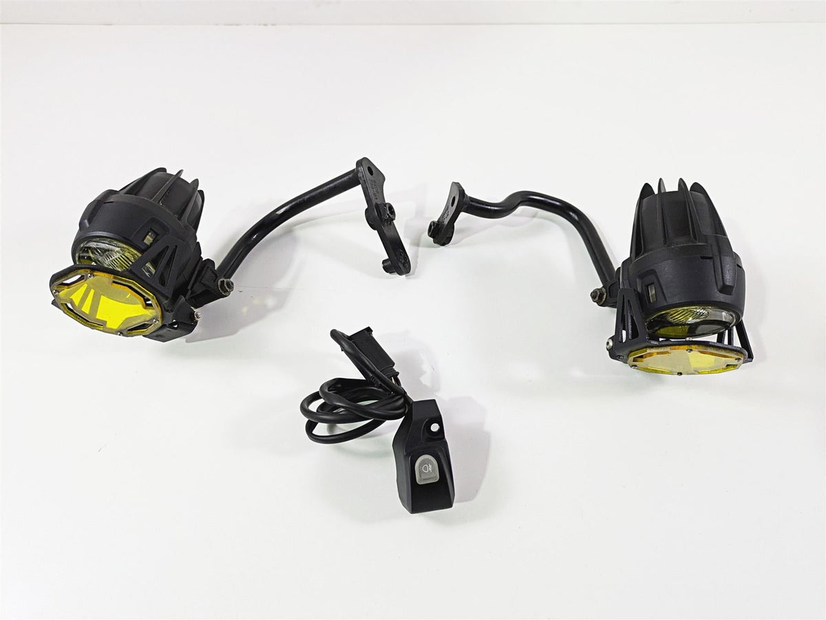 2019 BMW R1250RT K52 Led Driving Light Lamp + Button Set 63179457322 {{ shop.shopifyCountryName }} - Mototech271