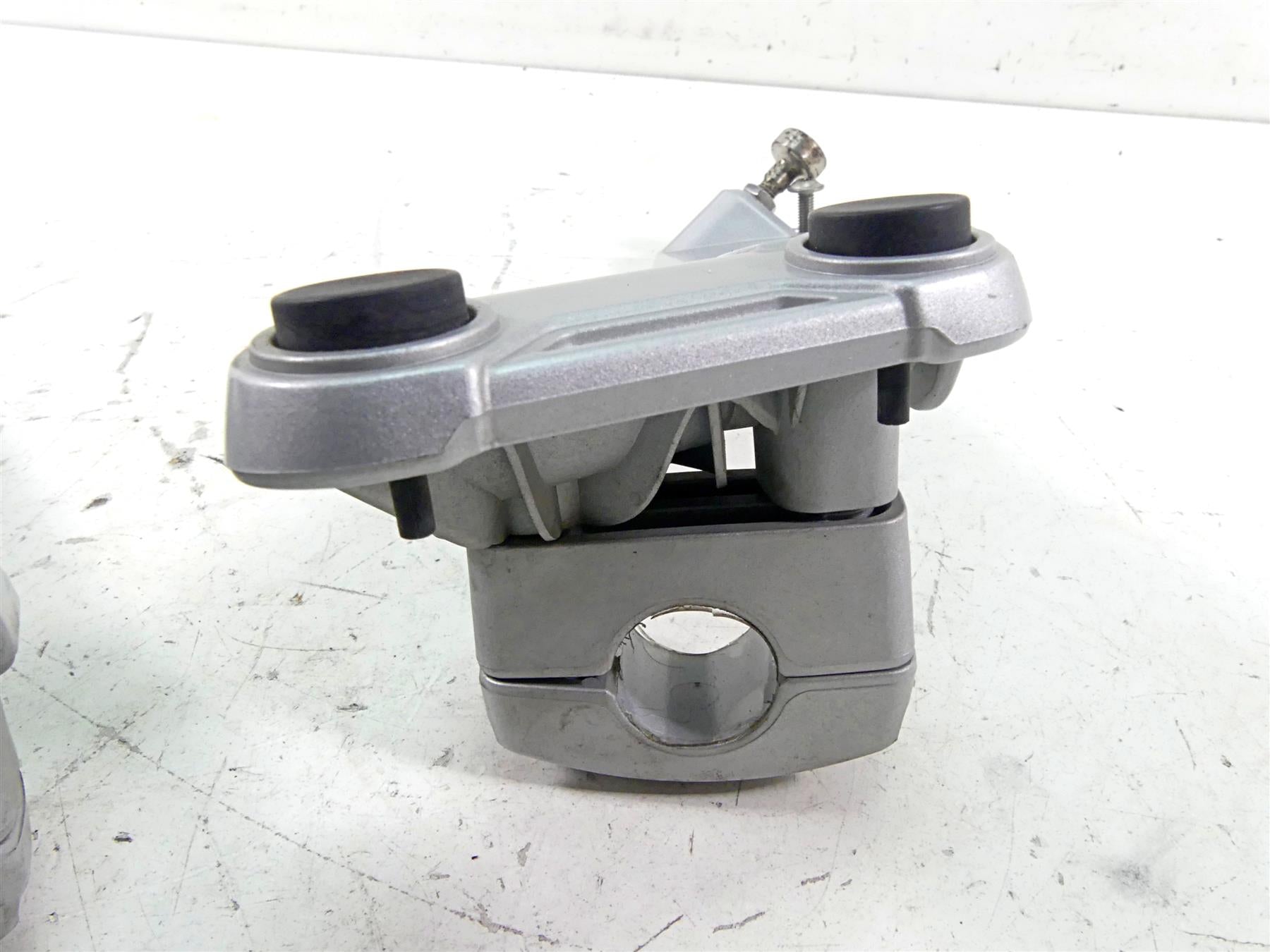 2009 BMW R1200 GS K25 Saddlebag Mount Case Holder Set 46547695986 {{ shop.shopifyCountryName }} - Mototech271