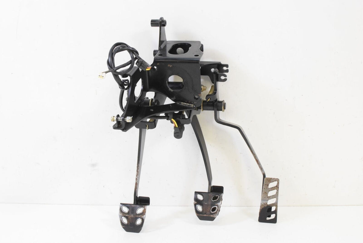 2016 Yamaha YXZ1000 R EPS Brake Clutch Accelerate Foot Pedal Set 2HC-F2548-11 {{ shop.shopifyCountryName }} - Mototech271