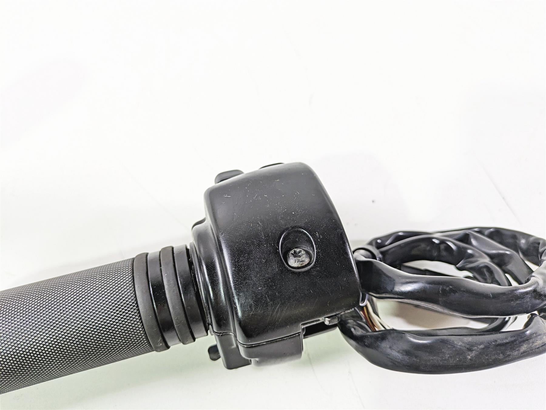 2016 Harley VRSCDX Night Rod Right Hand Control Switch 71684-06A 71621-08 {{ shop.shopifyCountryName }} - Mototech271