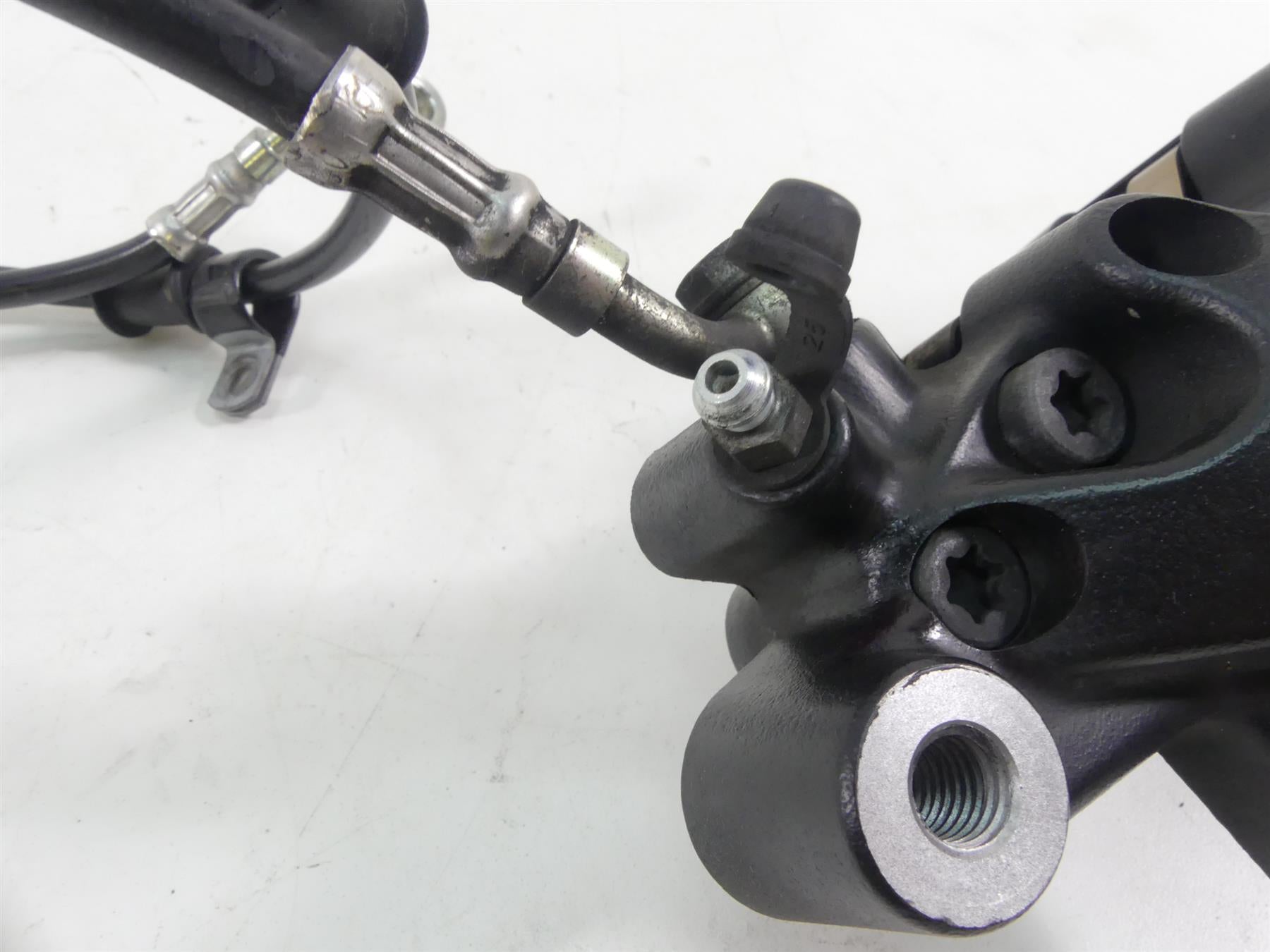 2015 Harley FLS Softail Slim Front Brake Caliper & Line 41300095 {{ shop.shopifyCountryName }} - Mototech271