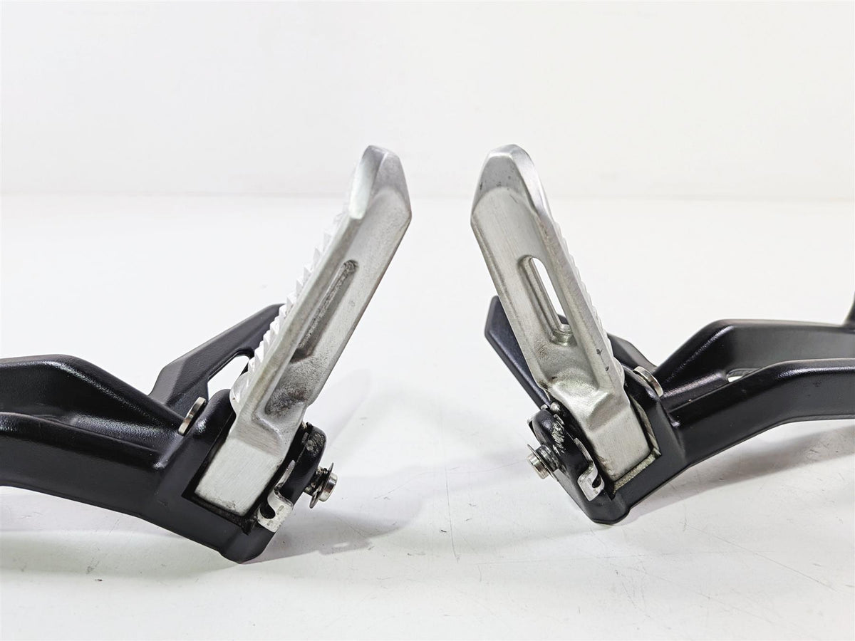 2020 Triumph Street Triple 765RS Rear Passenger Footpeg Set T2088156 T2088157-Mototech271