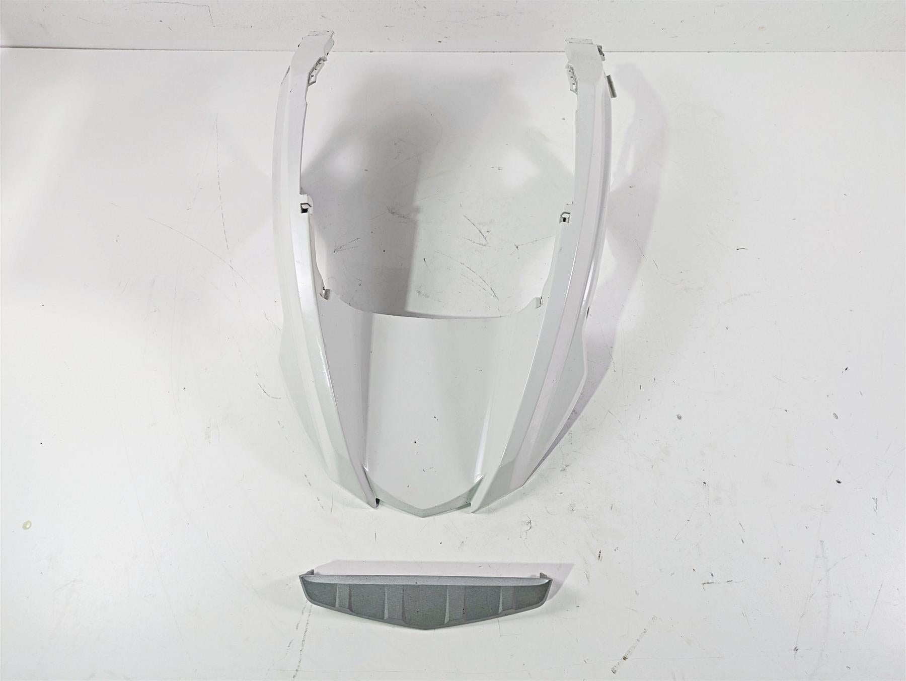 2010 BMW R1200GS K25 Front Upper Fender Alpin White 46617705227 46617705228 {{ shop.shopifyCountryName }} - Mototech271