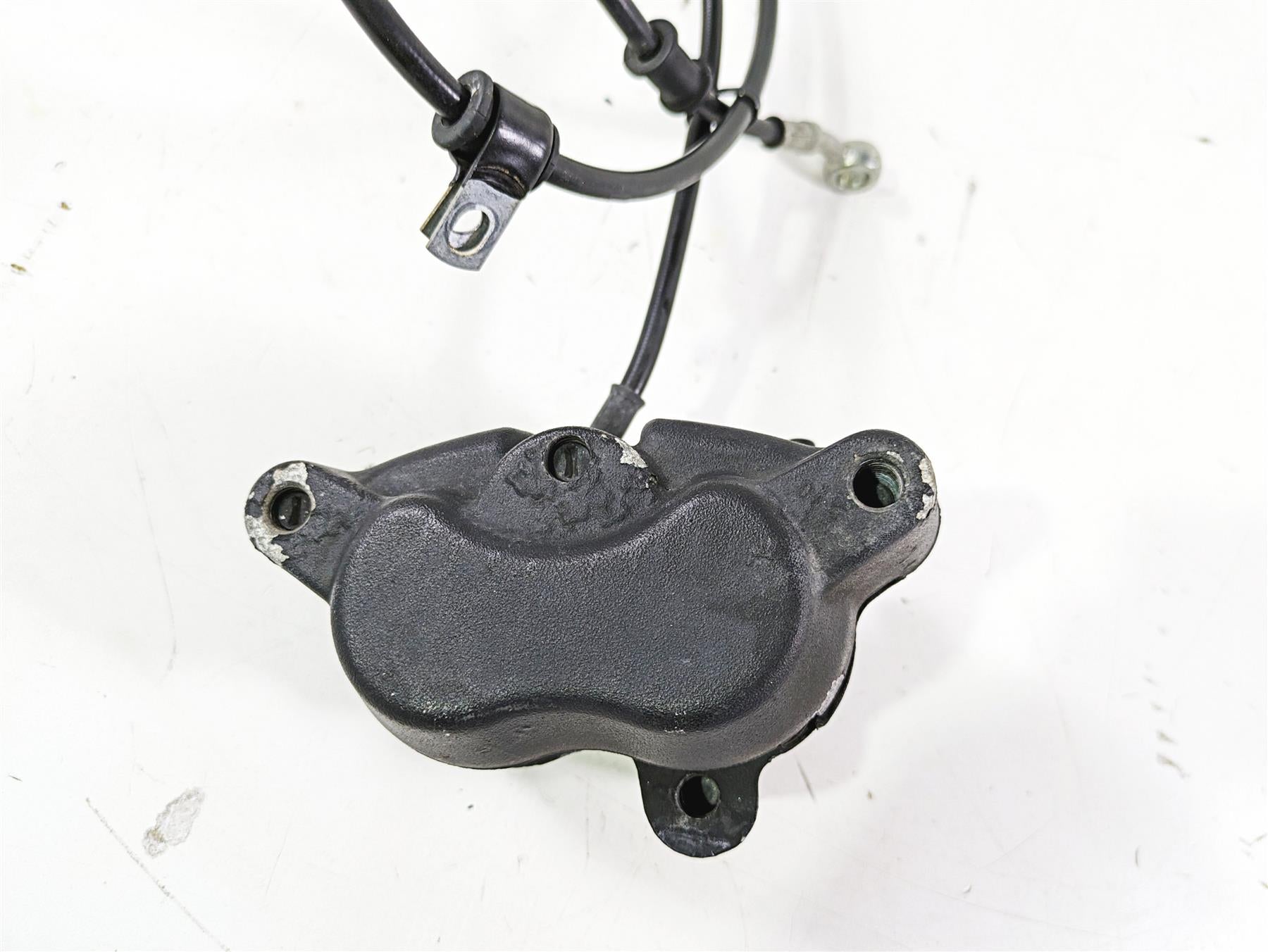 2012 Harley FLD Dyna Switchback Front Brake Caliper & Line 41300001 {{ shop.shopifyCountryName }} - Mototech271