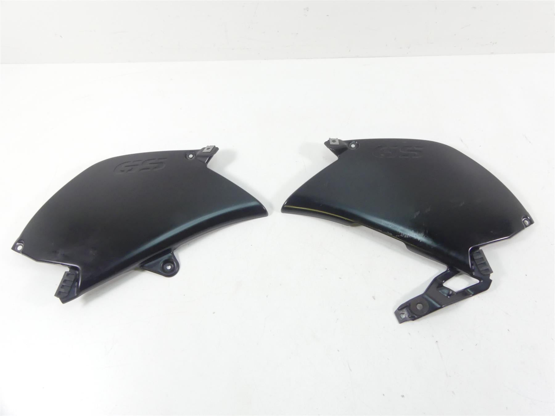 2013 BMW R1200GS K255 Adventure Metal Leg Side Tank Cover Fairings 46637698234 {{ shop.shopifyCountryName }} - Mototech271