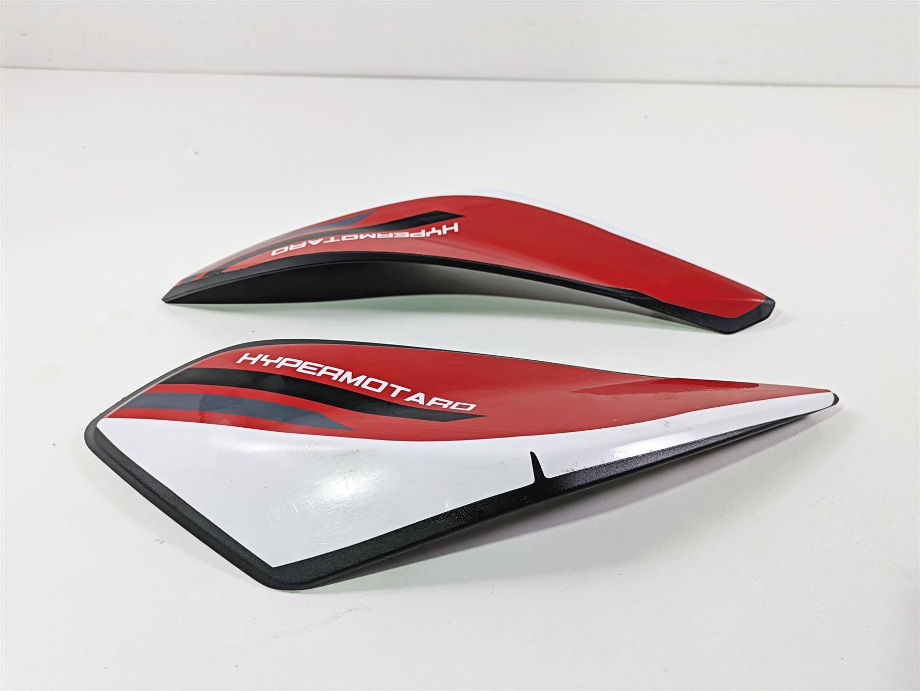2022 Ducati Hypermotard 950 Rear Upper Tail Side Cover Fairing Set 48019543A {{ shop.shopifyCountryName }} - Mototech271