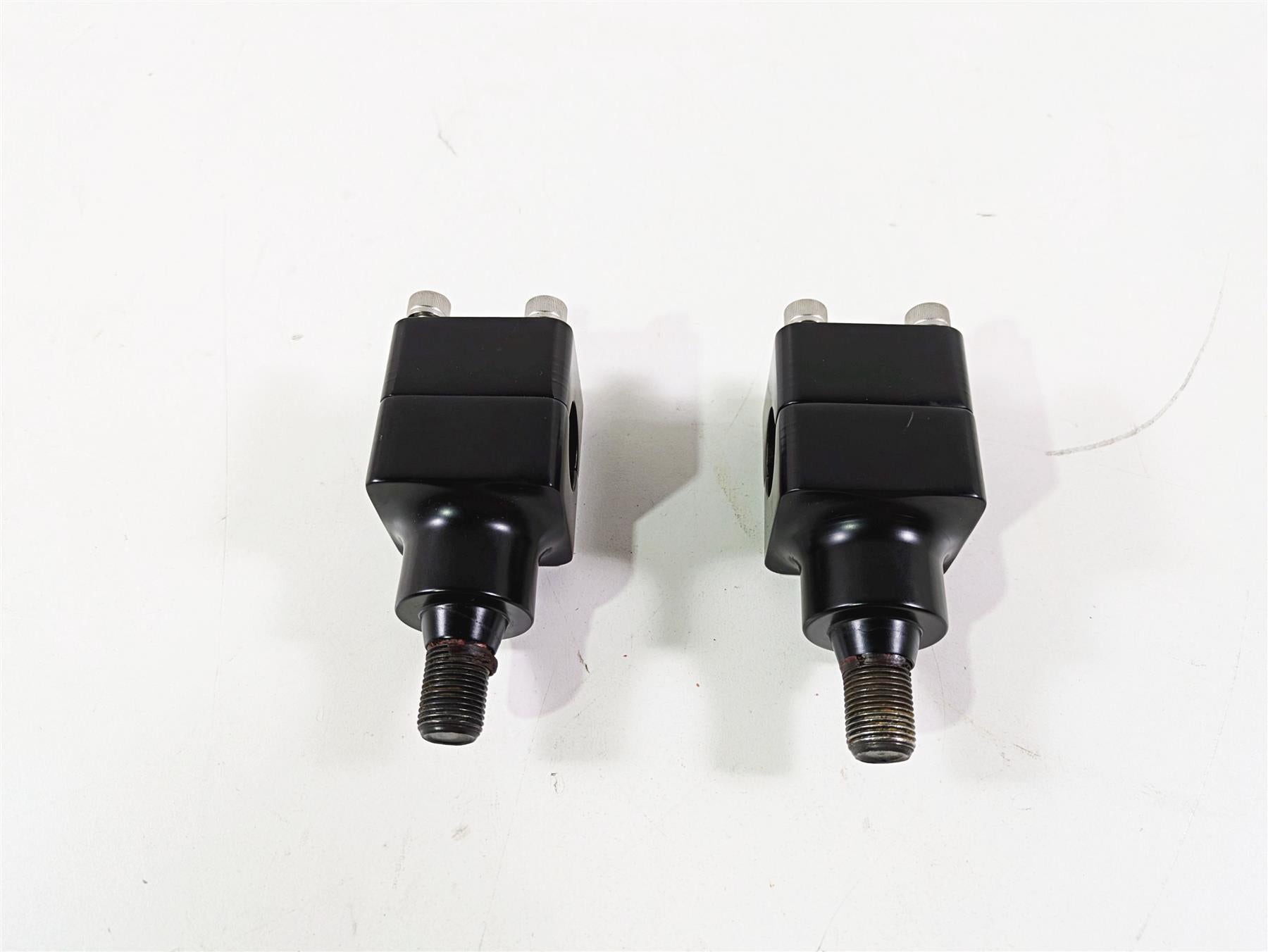 2008 Harley FLSTSB Cross Bones Aftermarket 2" Square Riser Set {{ shop.shopifyCountryName }} - Mototech271