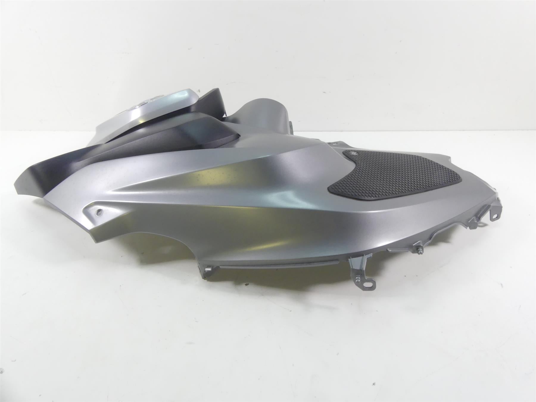 2014 BMW R1200GS K50 Right Side Fuel Gas Tank Fairing Cover + Emblem 46638533680 {{ shop.shopifyCountryName }} - Mototech271