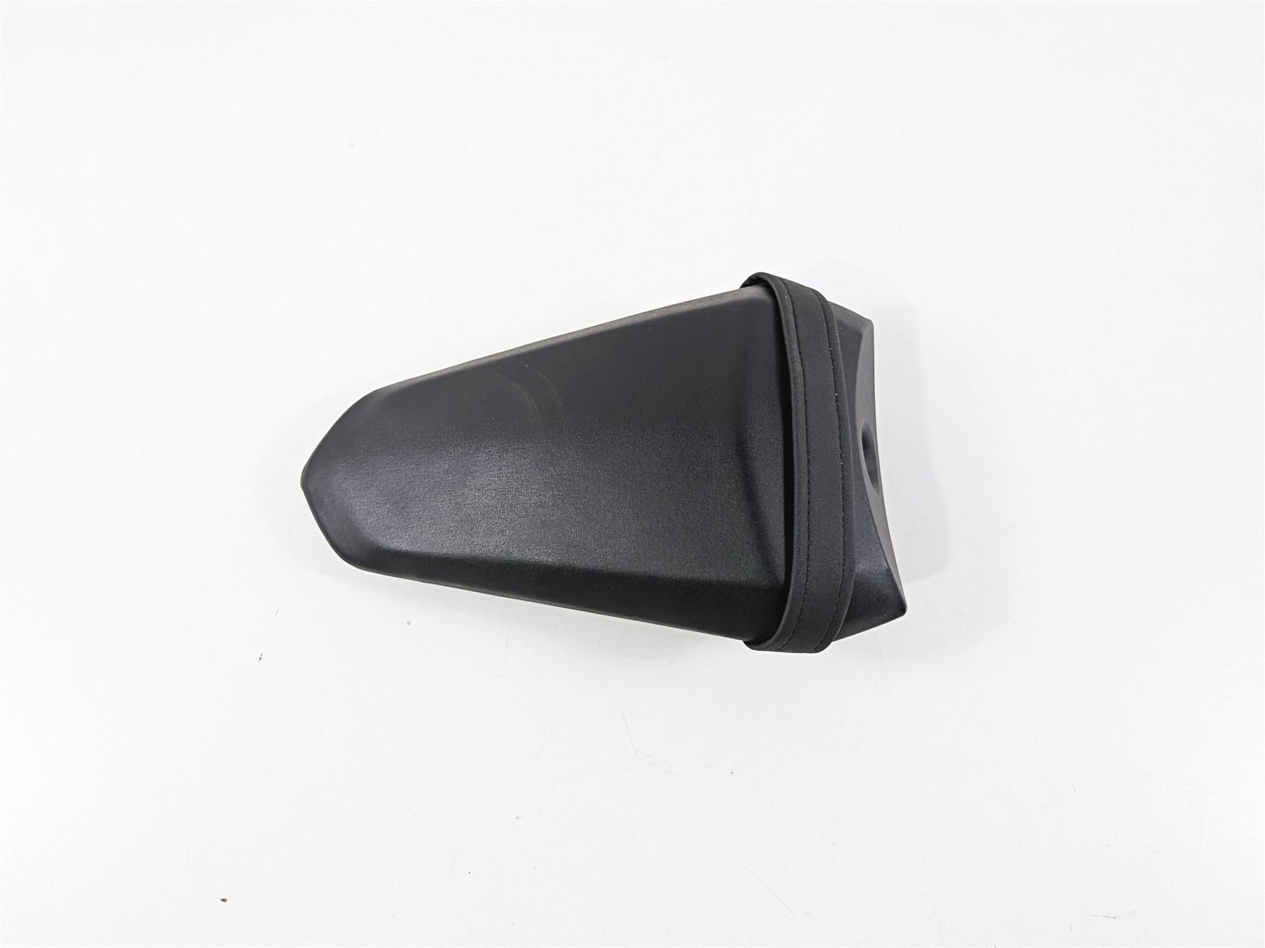 2025 Yamaha YZF R7 Nice Rear Passenger Seat Saddle Pillion BEB-24750-00-00 {{ shop.shopifyCountryName }} - Mototech271