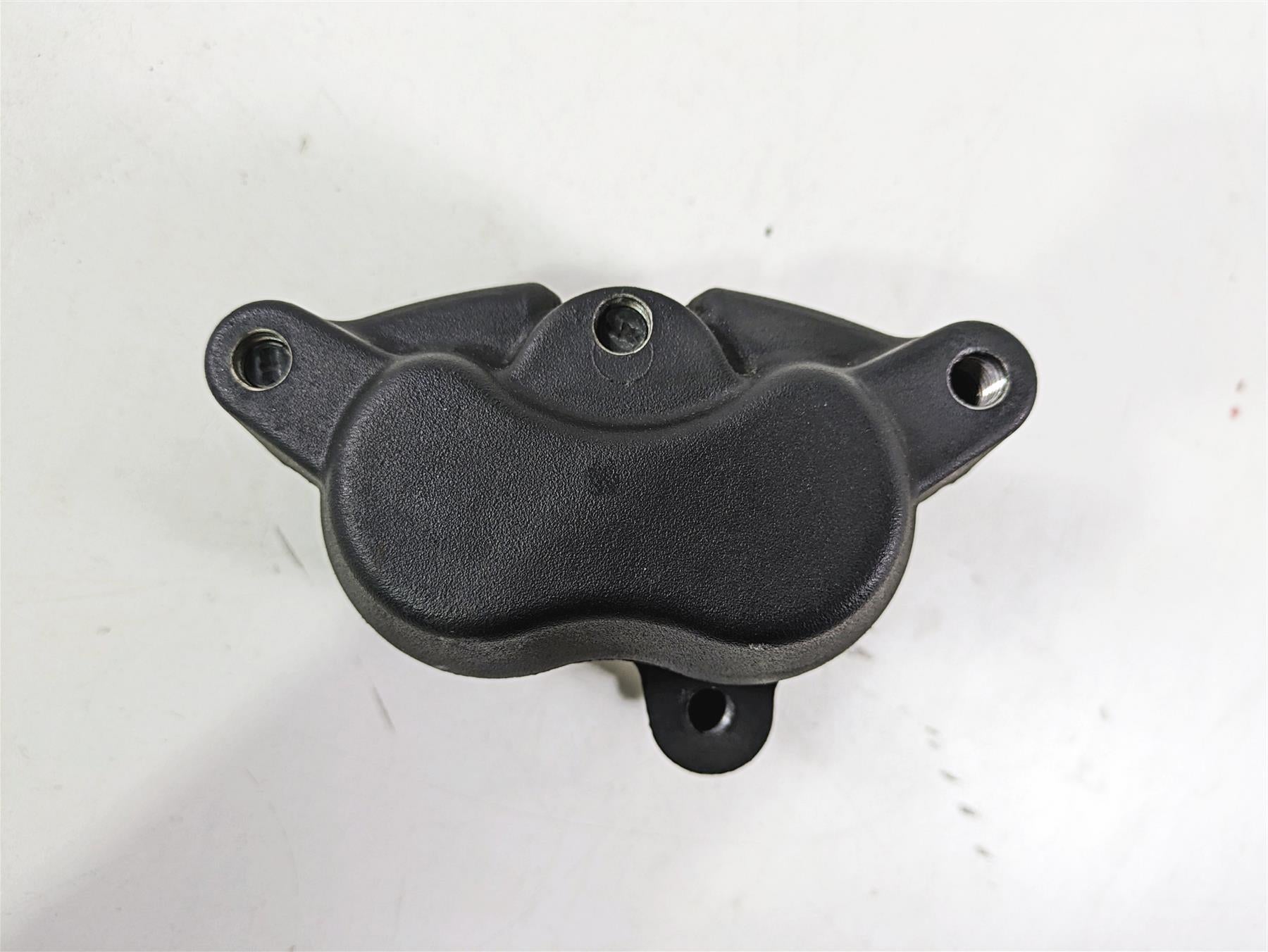 2017 Harley Dyna FXDB Street Bob Front Brake Caliper 41300001 {{ shop.shopifyCountryName }} - Mototech271