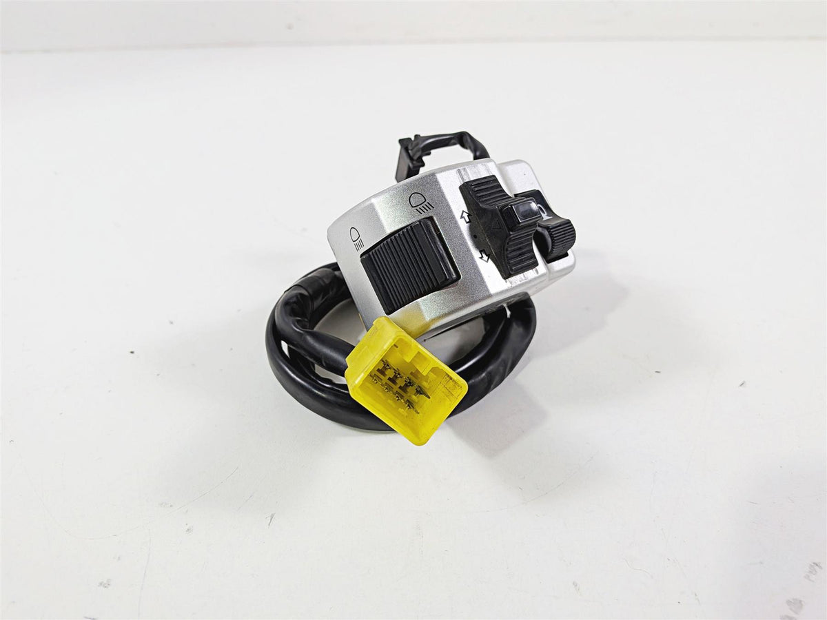 2005 Suzuki VZ800 M50 Boulevard Left Hand Turn Signal Control Switch 37400-39G10 {{ shop.shopifyCountryName }} - Mototech271