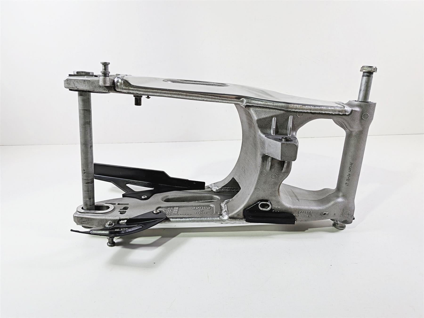 2014 Aprilia RSV4 RR Factory Rear Swing Arm Swingarm & Axle Set 858770 {{ shop.shopifyCountryName }} - Mototech271