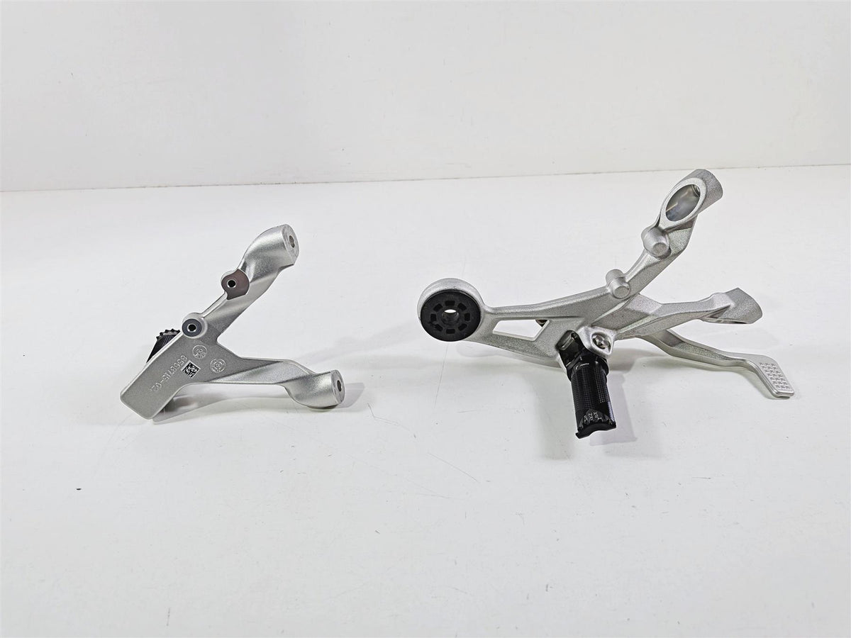 2022 BMW S1000RR K67 Left Right Rizoma Foot Peg Set & Mounts 46718568715-Mototech271