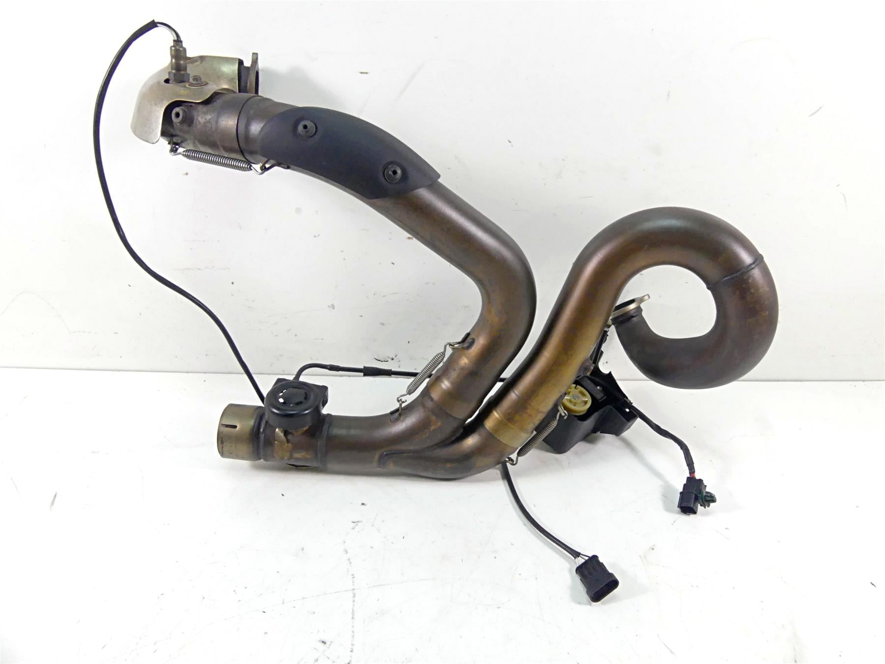 2013 Ducati Diavel Red Exhaust Header & Servo Set 57012881A 57211562B 59340392A {{ shop.shopifyCountryName }} - Mototech271