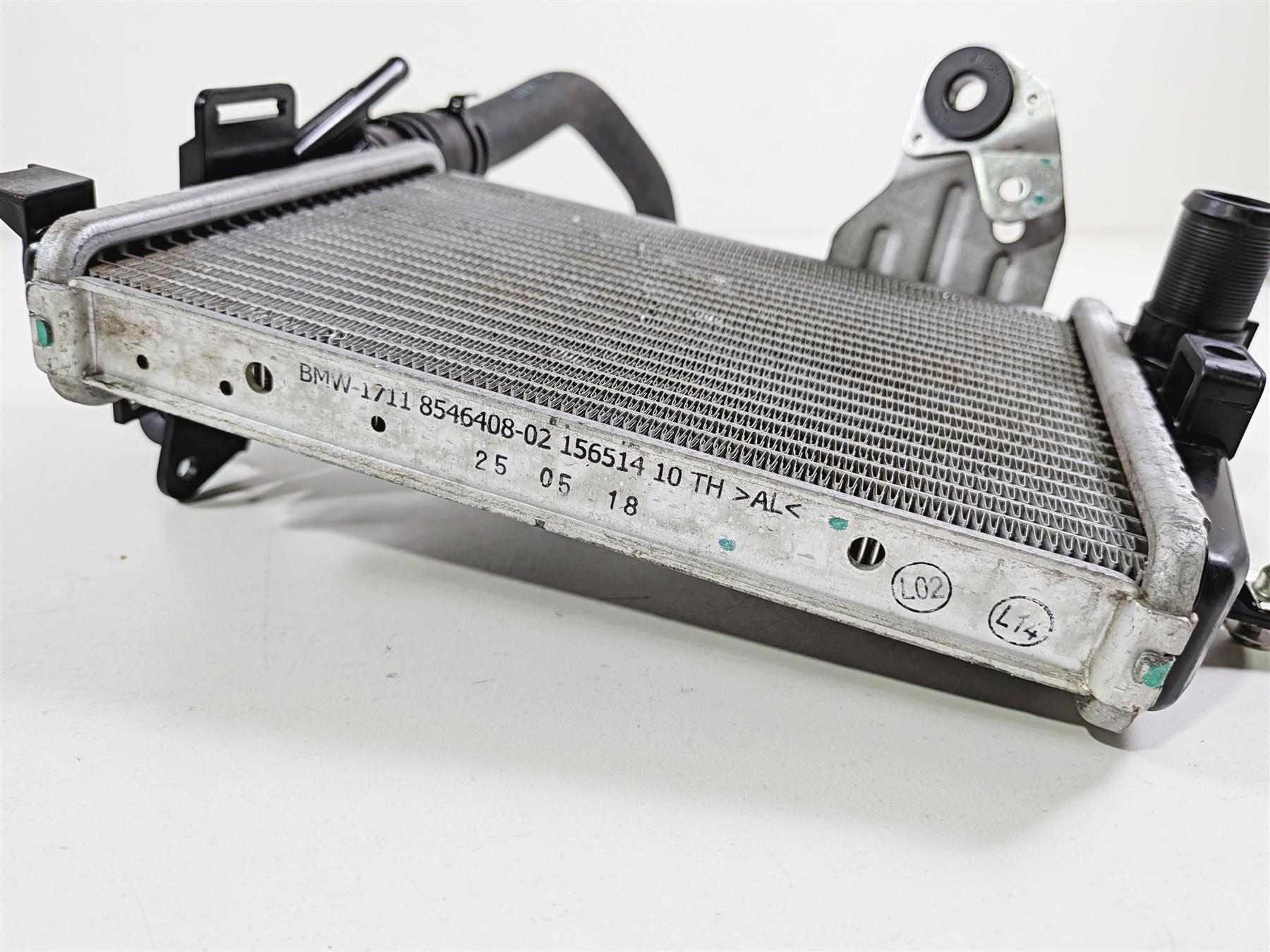 2019 BMW R1250GS K50 Left Radiator & Reservoir Set 17118546408 {{ shop.shopifyCountryName }} - Mototech271