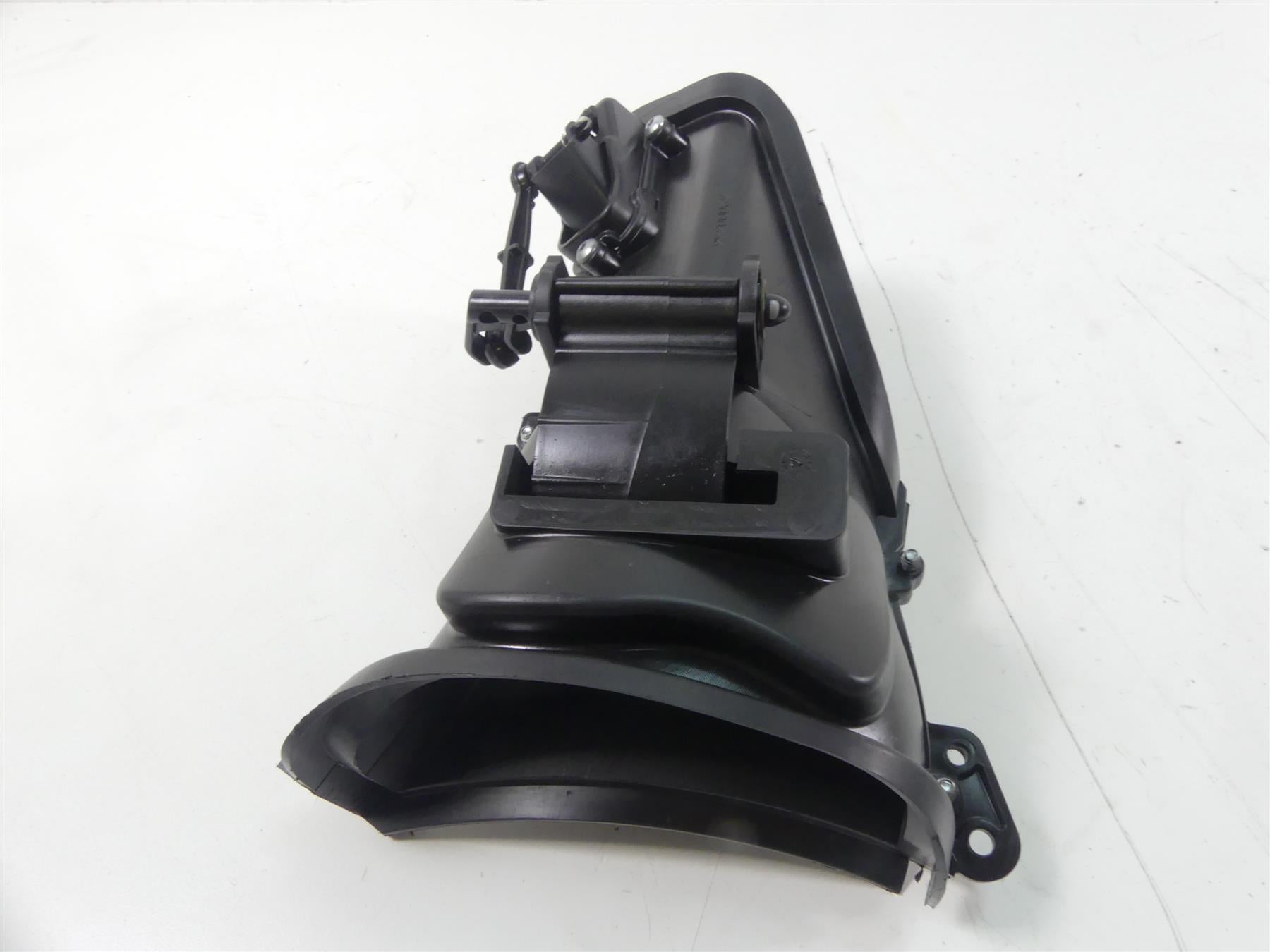 2016 Harley Touring FLTRX Road Glide Left Air Duct Intake Vent Ram 29200070
