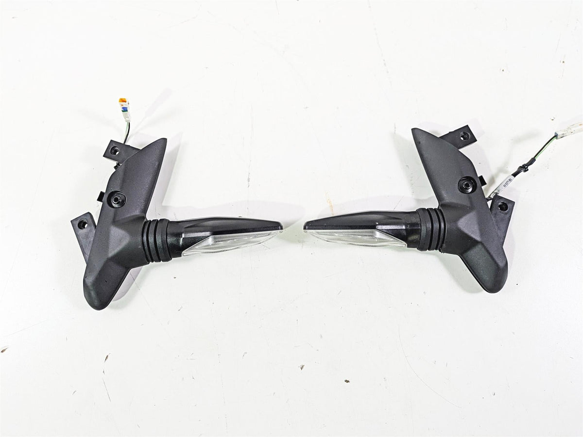 2023 Ducati Monster 937 SP Front Blinker Turn Signal Set 53010464B {{ shop.shopifyCountryName }} - Mototech271
