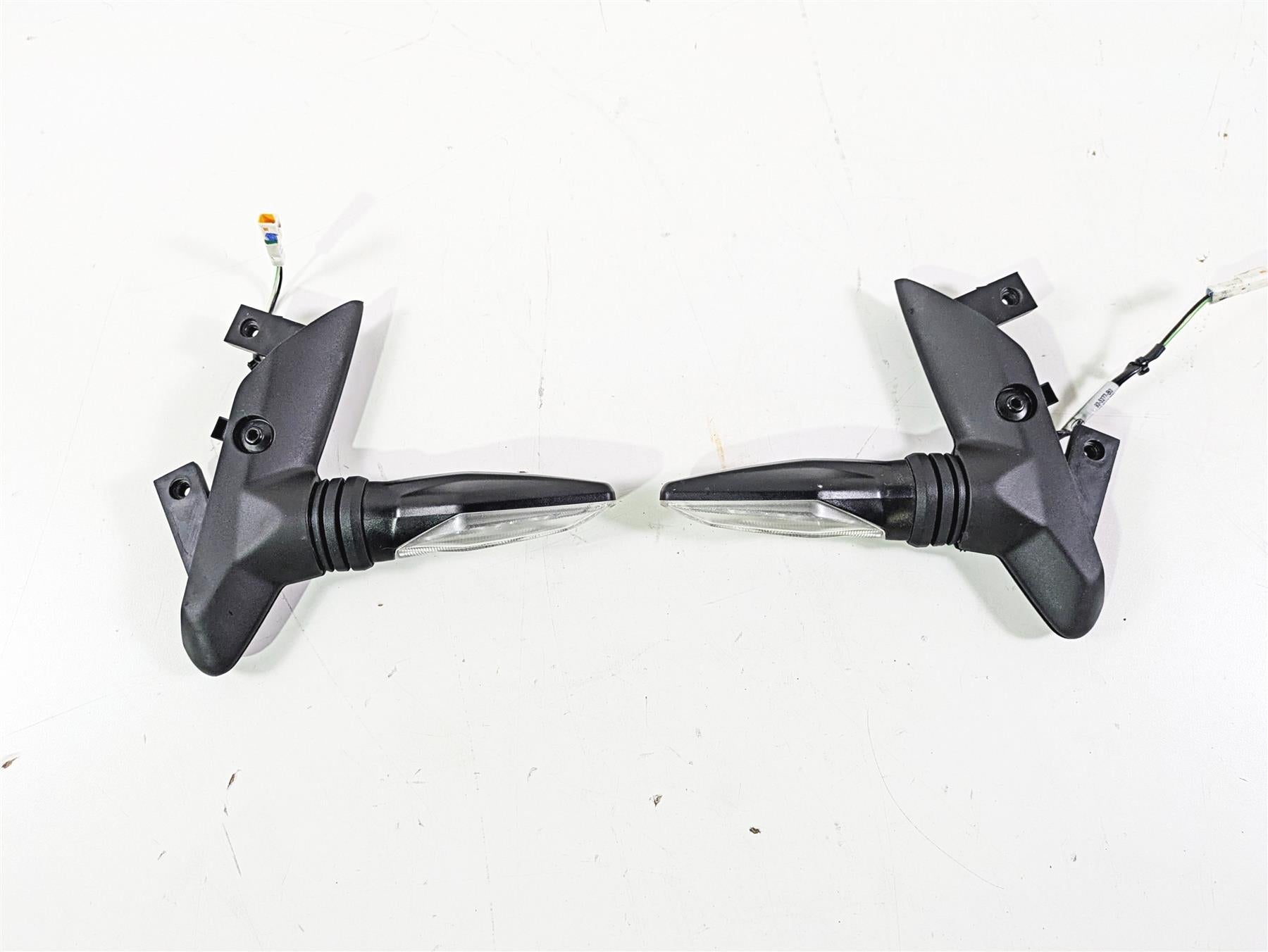 2023 Ducati Monster 937 SP Front Blinker Turn Signal Set 53010464B {{ shop.shopifyCountryName }} - Mototech271